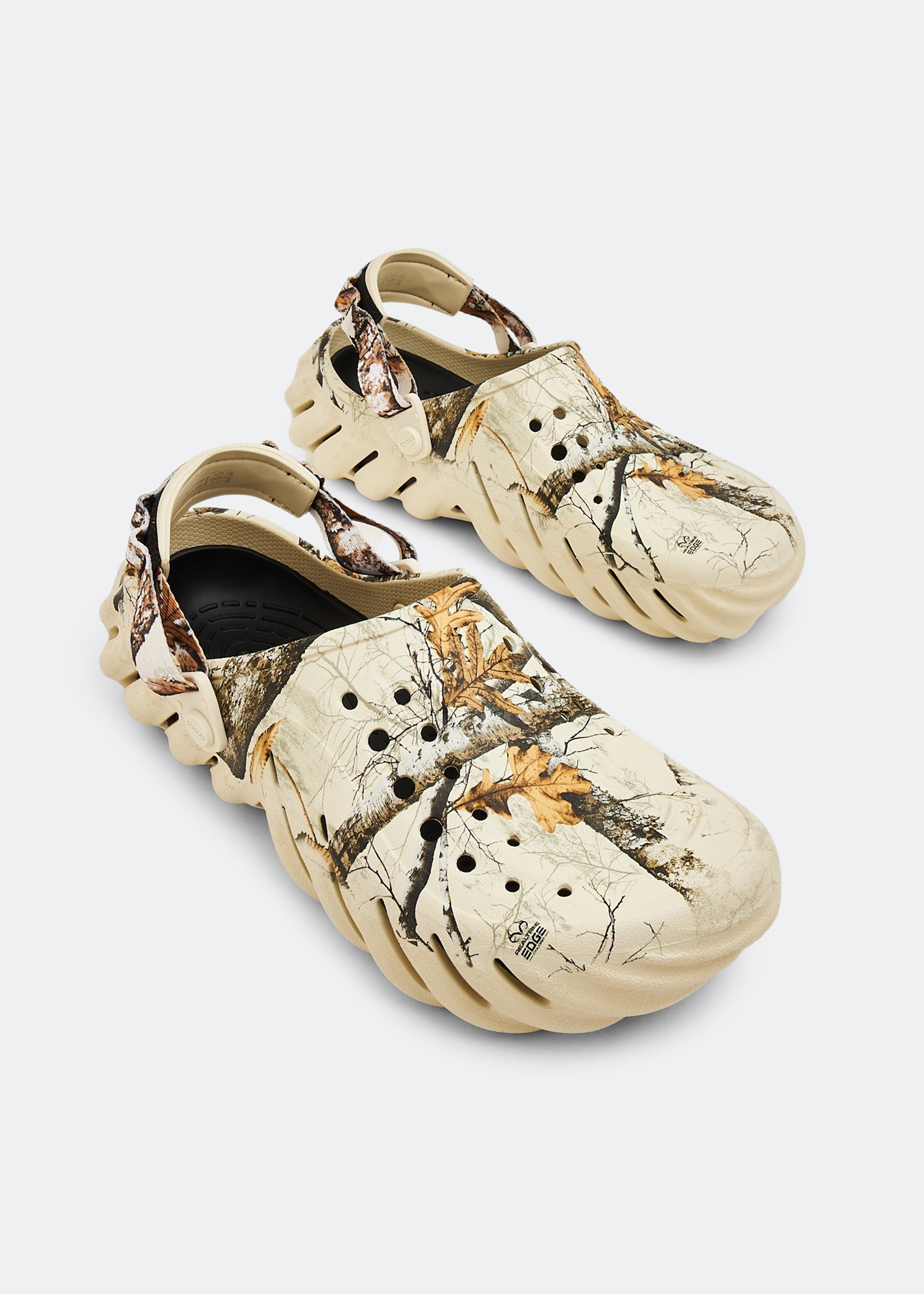Crocs Realtree Edge Echo clogs for Men - White in Qatar