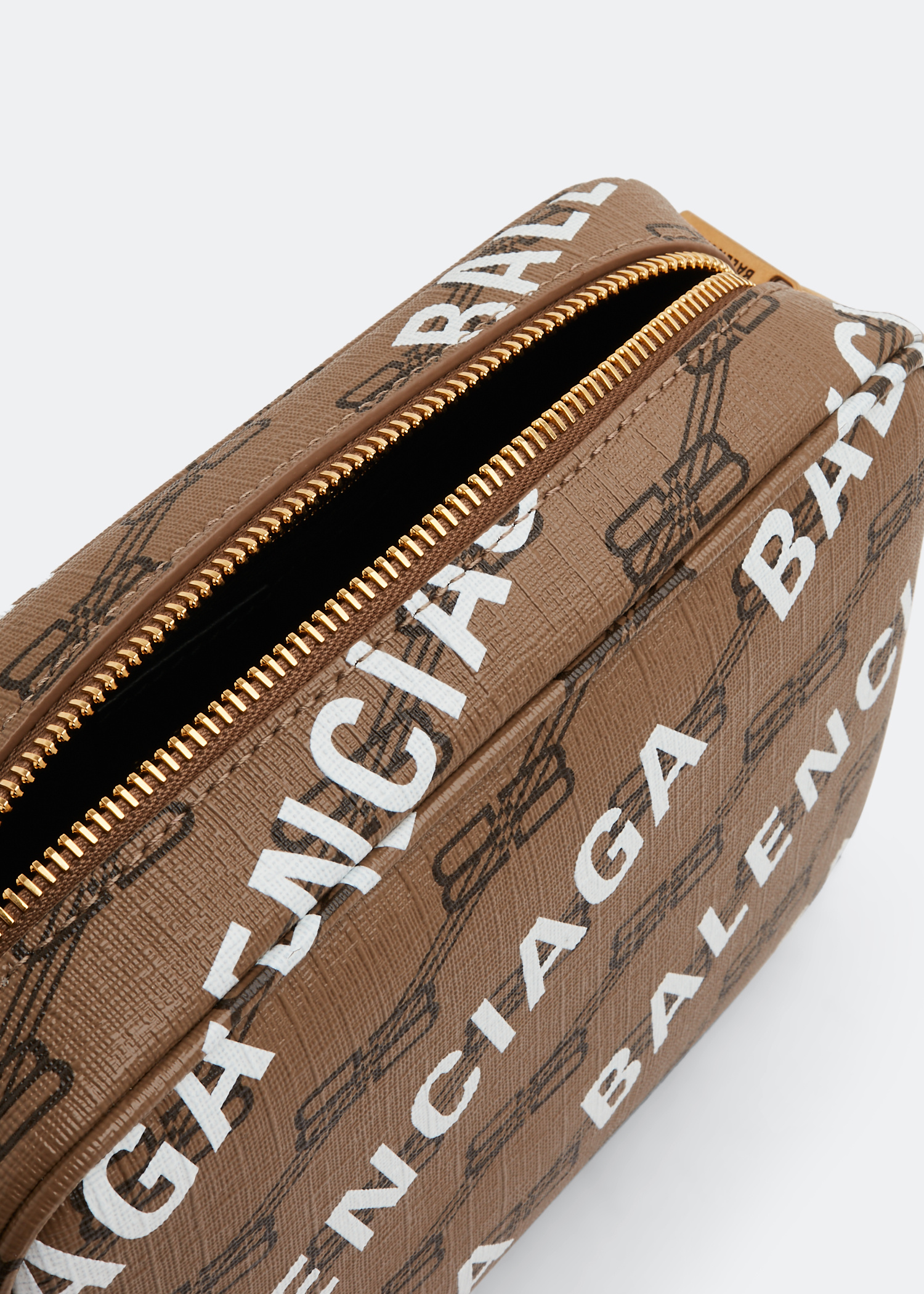 【BALENCIAGA】Superbizzy Camera Crossbag/関税+全国送料込み 三越伊勢丹 | BALENCIAGA/バレンシアガ通販 | EMBOSSED MONOGRAM