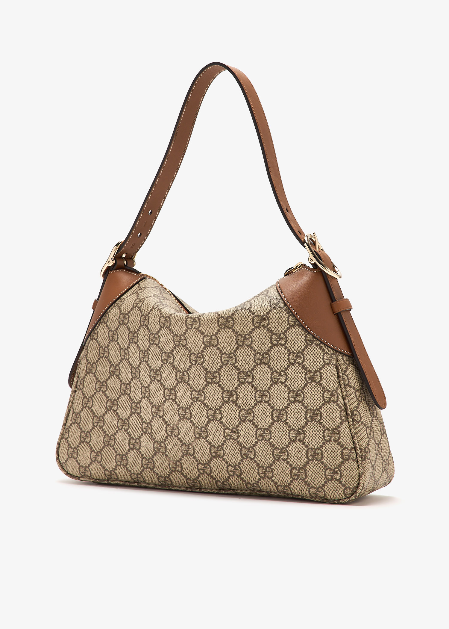 【VIP価格】GUCCI GG Emblem Shoulder Bag GG Emblem medium shoulder bag in black leather | GUCCI® CA