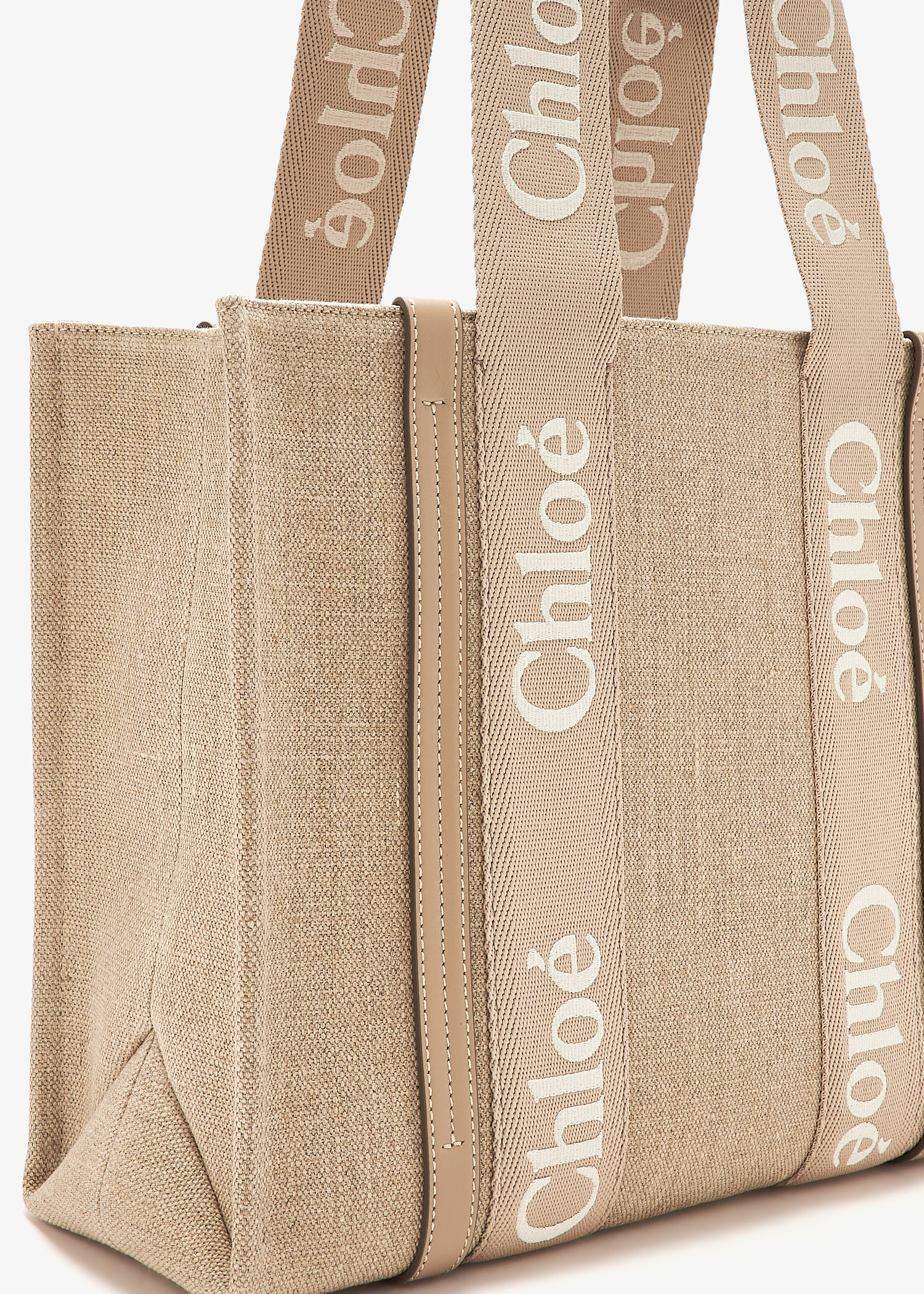 【Chloe】WOODY MEDIUM TOTE◆CHC23AS383L17 Chloé Woody Tote Bag In Linen & Leather in Boyish brown