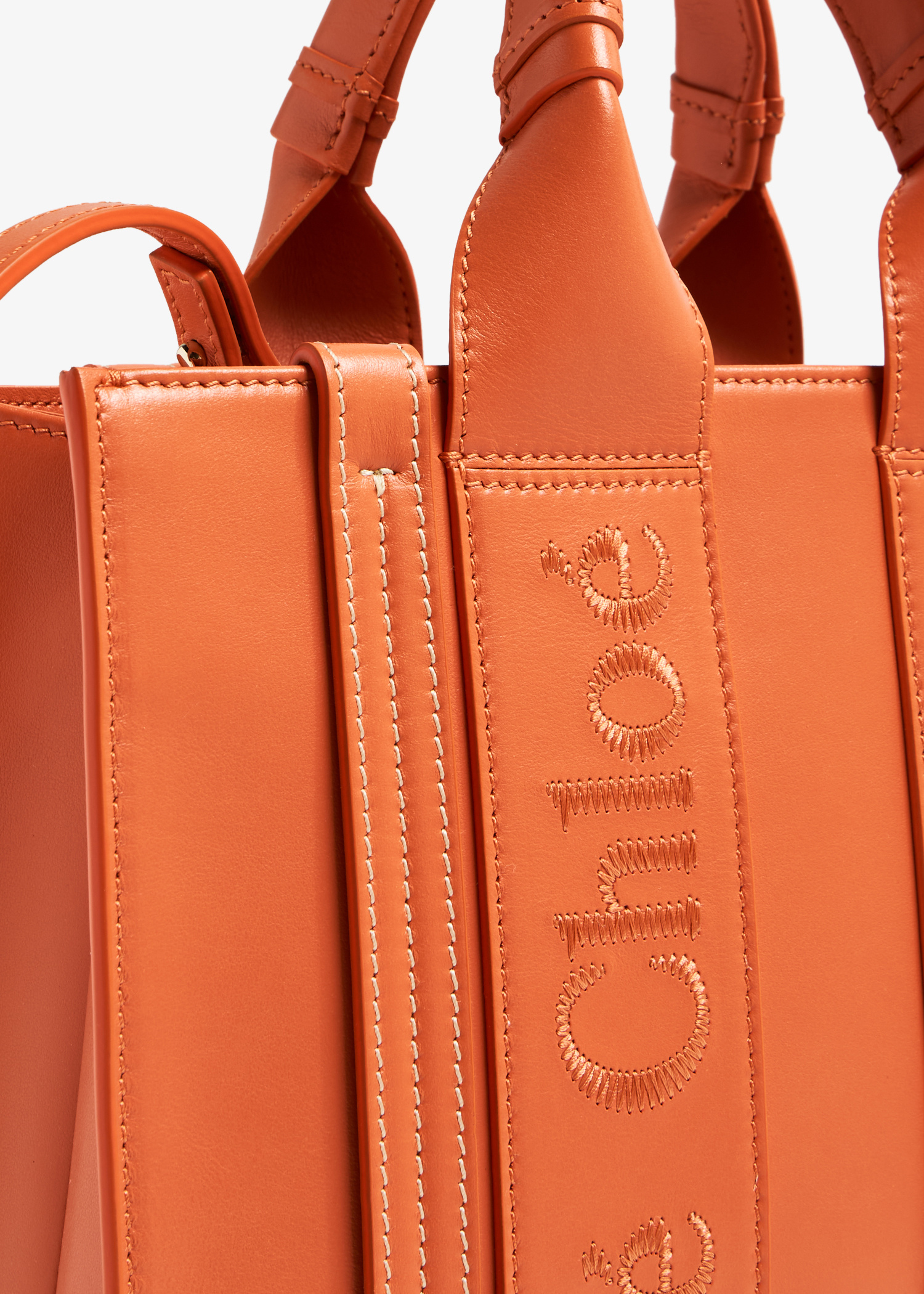 Chloé Woody small tote bag for Women - Orange in Oman