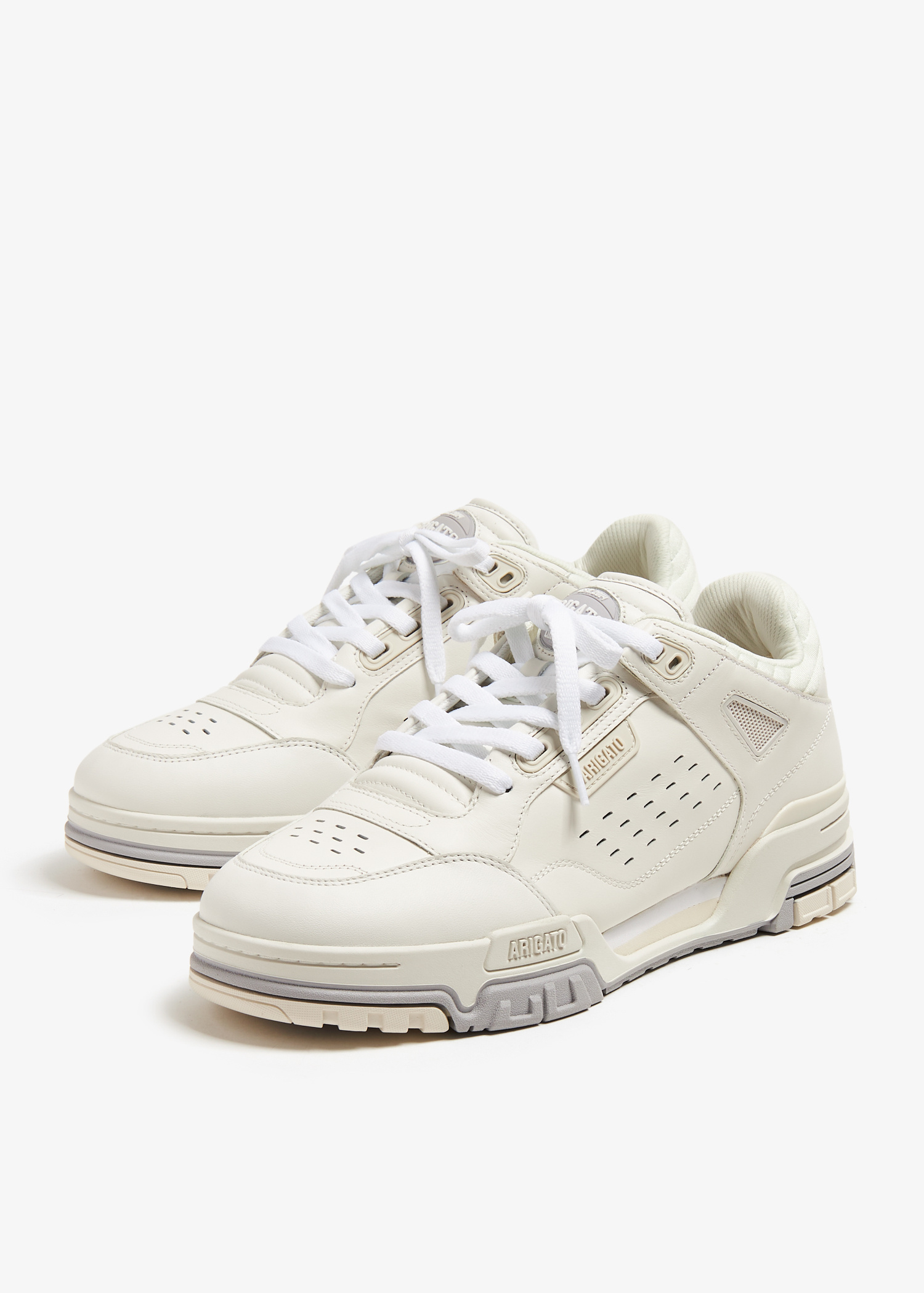 Axel Arigato Onyx sneakers for Men - White in UAE | Level Shoes