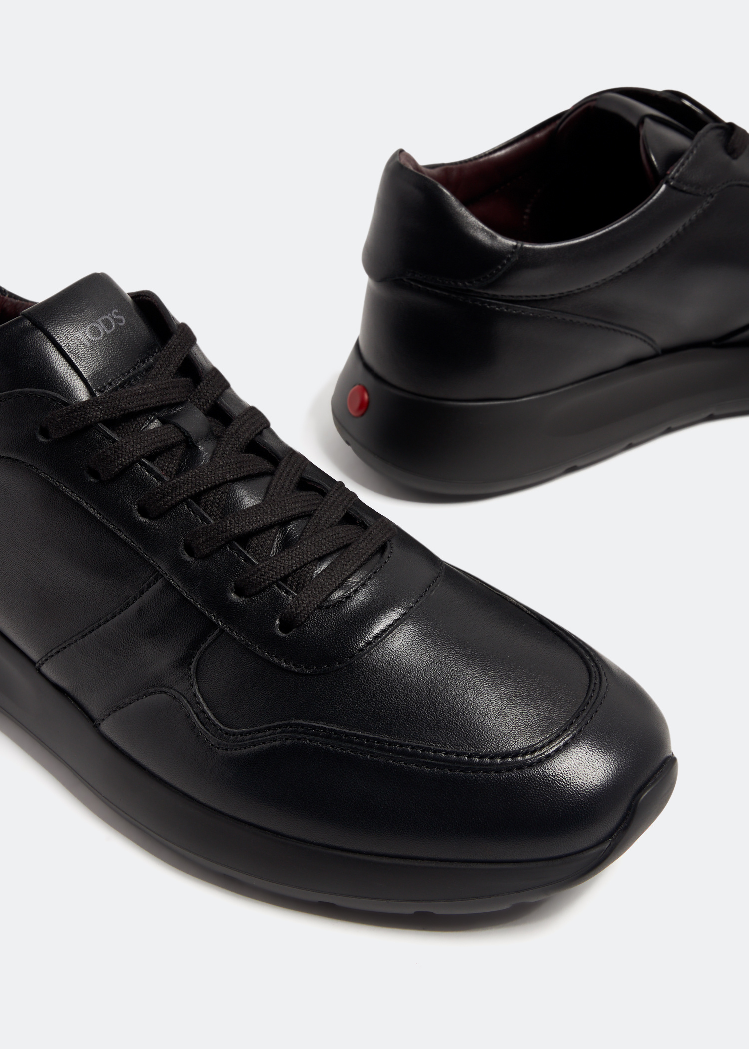 Tod's男式皮革运动鞋- 黑色在阿联酋| Level Shoes