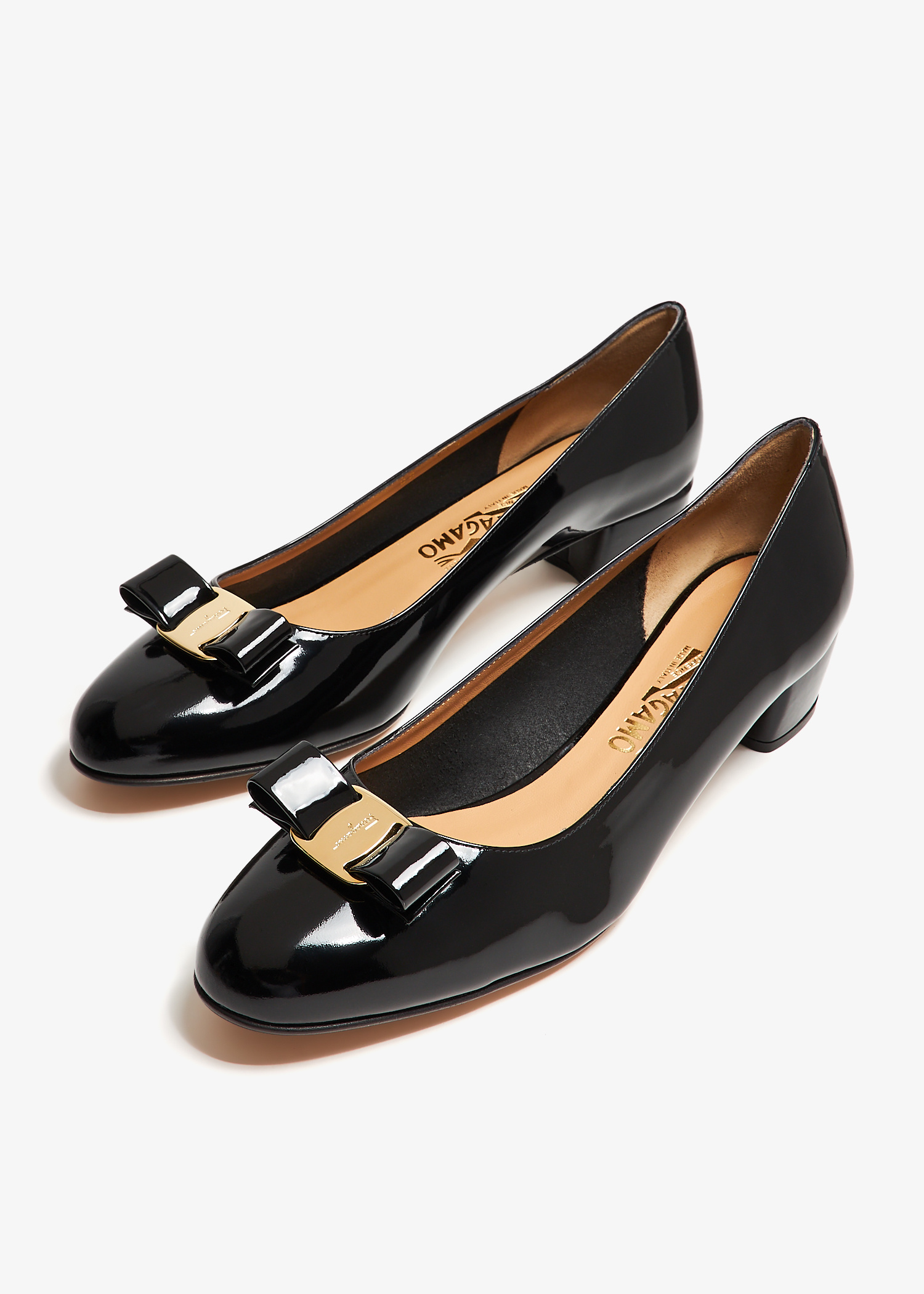 Ferragamo Vara bow pumps for Women - Black in KSA | Level Shoes