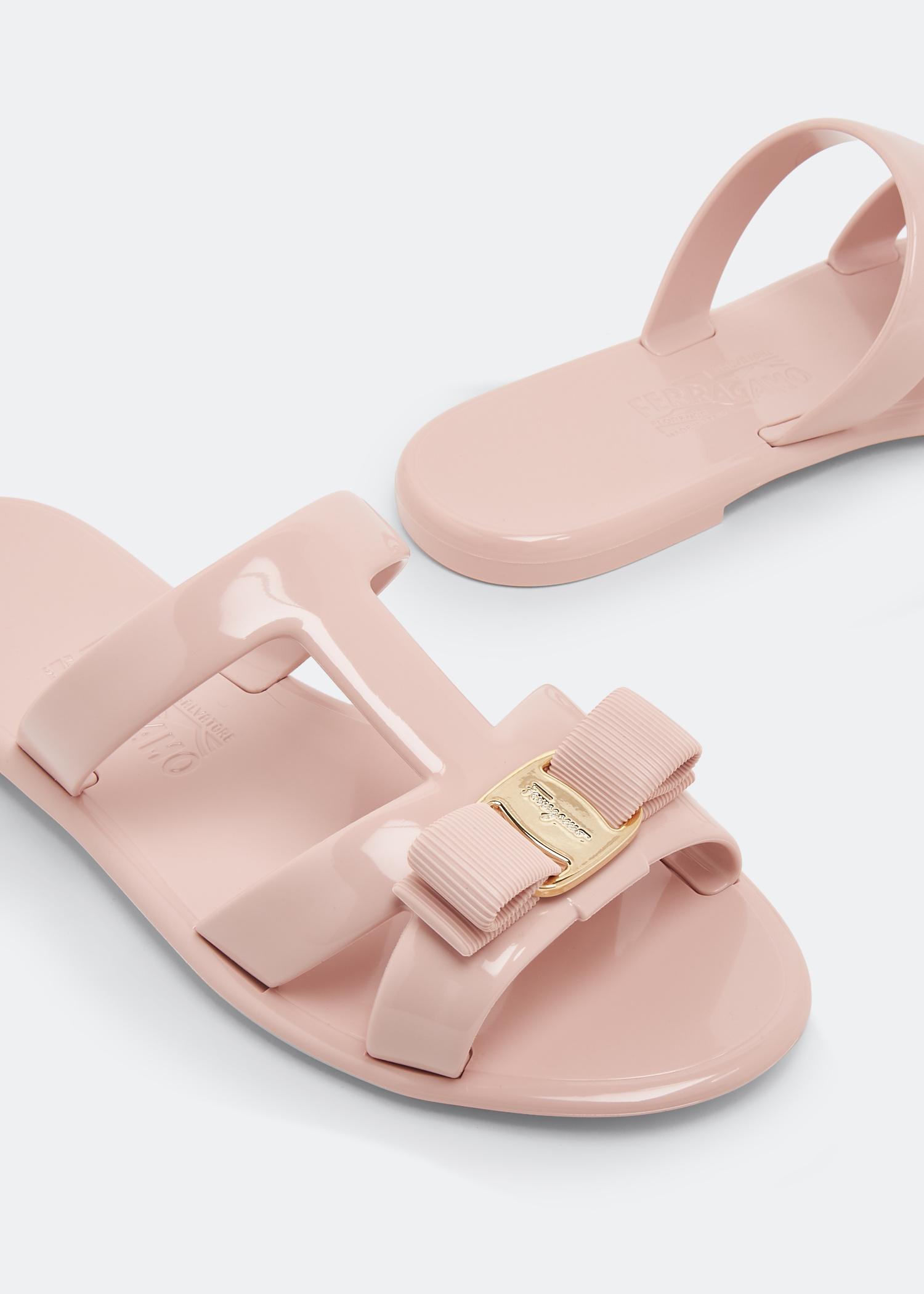 サンダル・ミュール SALVATORE FERRAGAMO VARA JELLY SHOES SALVATORE FERRAGAMO VARA JELLY SHOES (FERRAGAMO/サンダル
