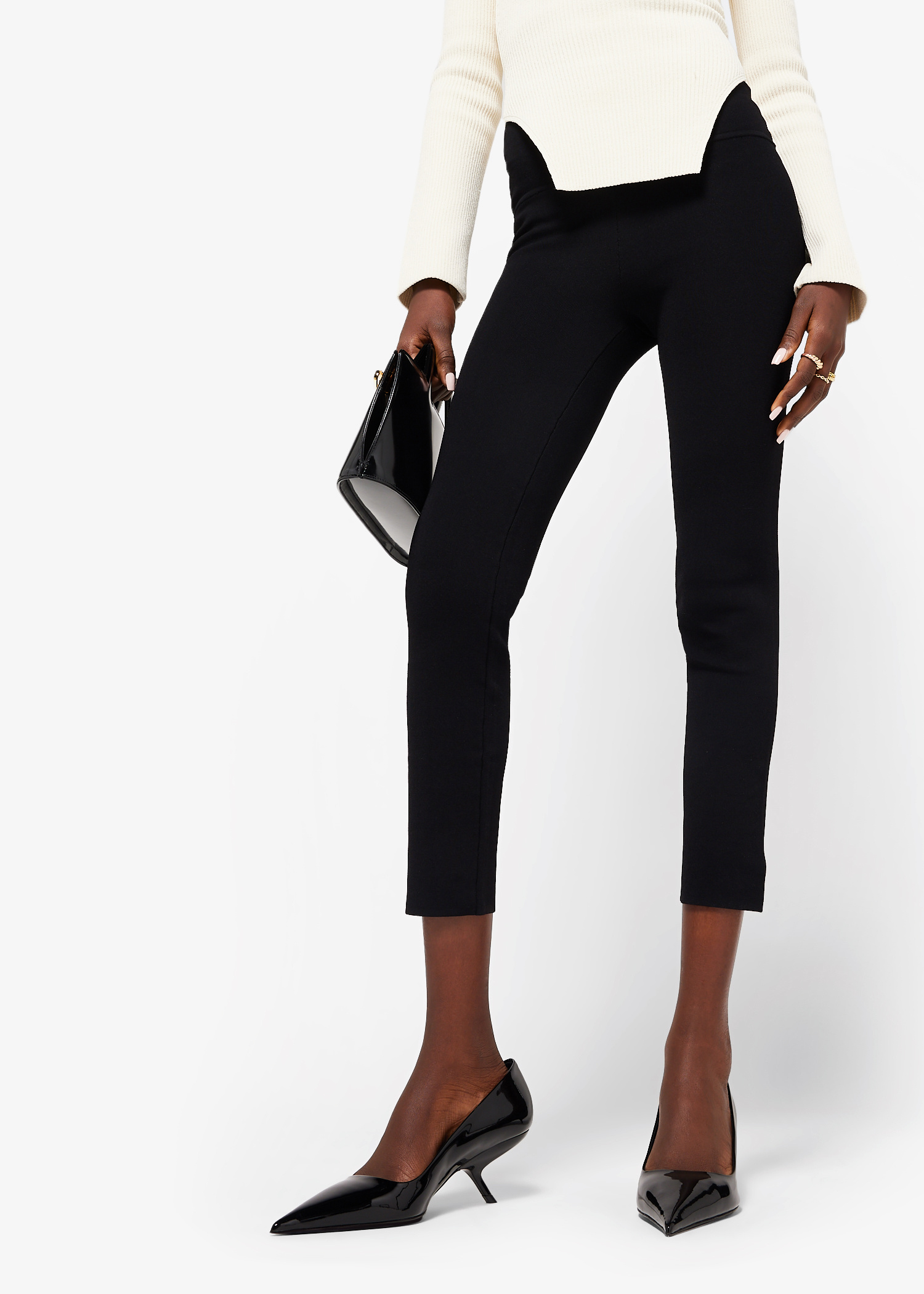Ferragamo Eva pumps for Women - Black in Bahrain | Level Shoes