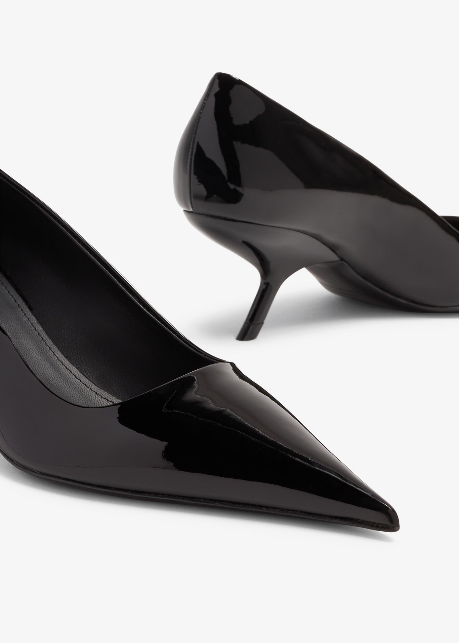 Ferragamo Eva pumps for Women - Black in Bahrain | Level Shoes