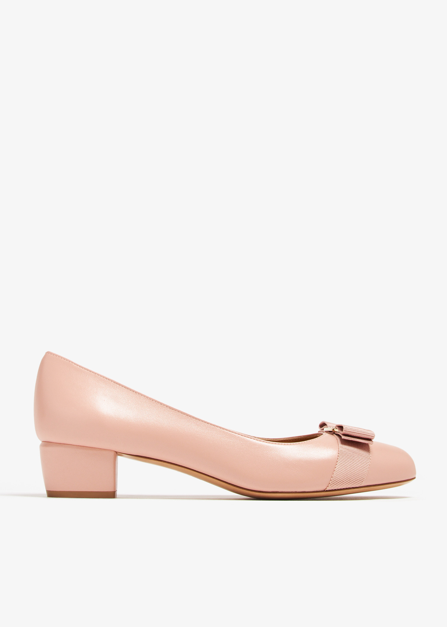 Ferragamo Vara bow pumps for Women - Pink in UAE | Level Shoes