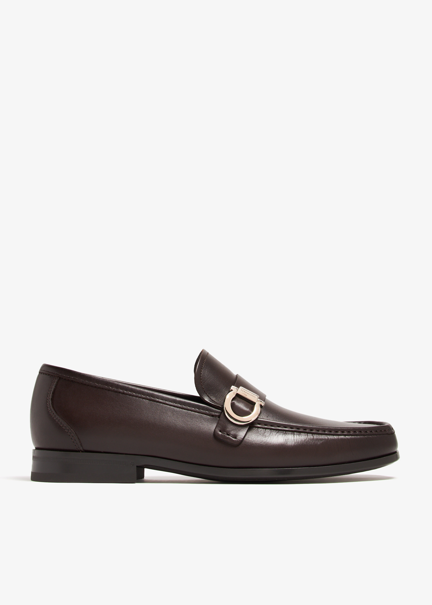 カイエン958様Salvatore Ferragamo ブラウン ビジネス Ferragamo Caspian loafers for Men - Brown in UAE | Level Shoes
