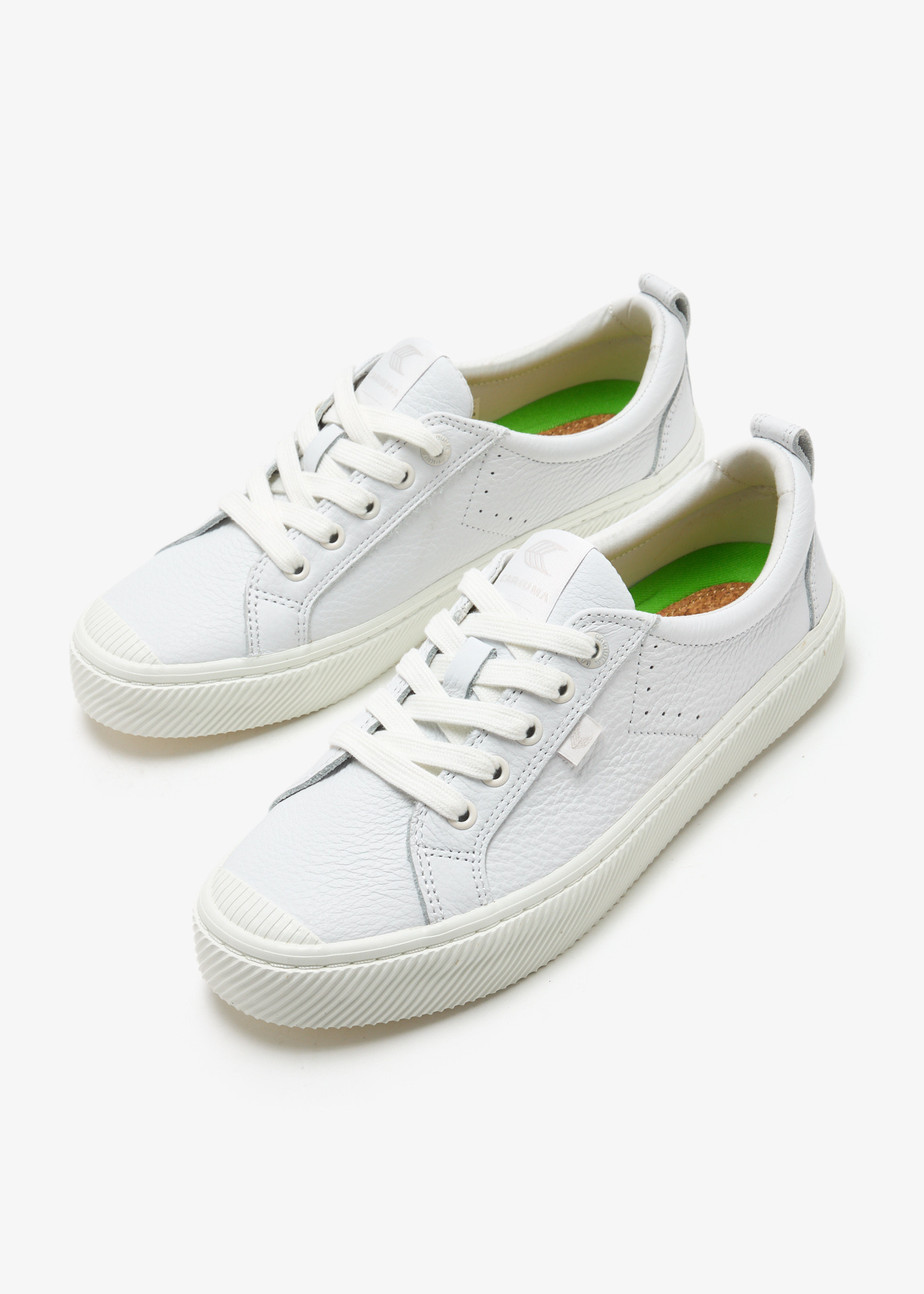 Cariuma White Canvas Low-Top Sneakers with Gum Toe Cariuma Sneakers Review 2024, Tested by Editors main image 3