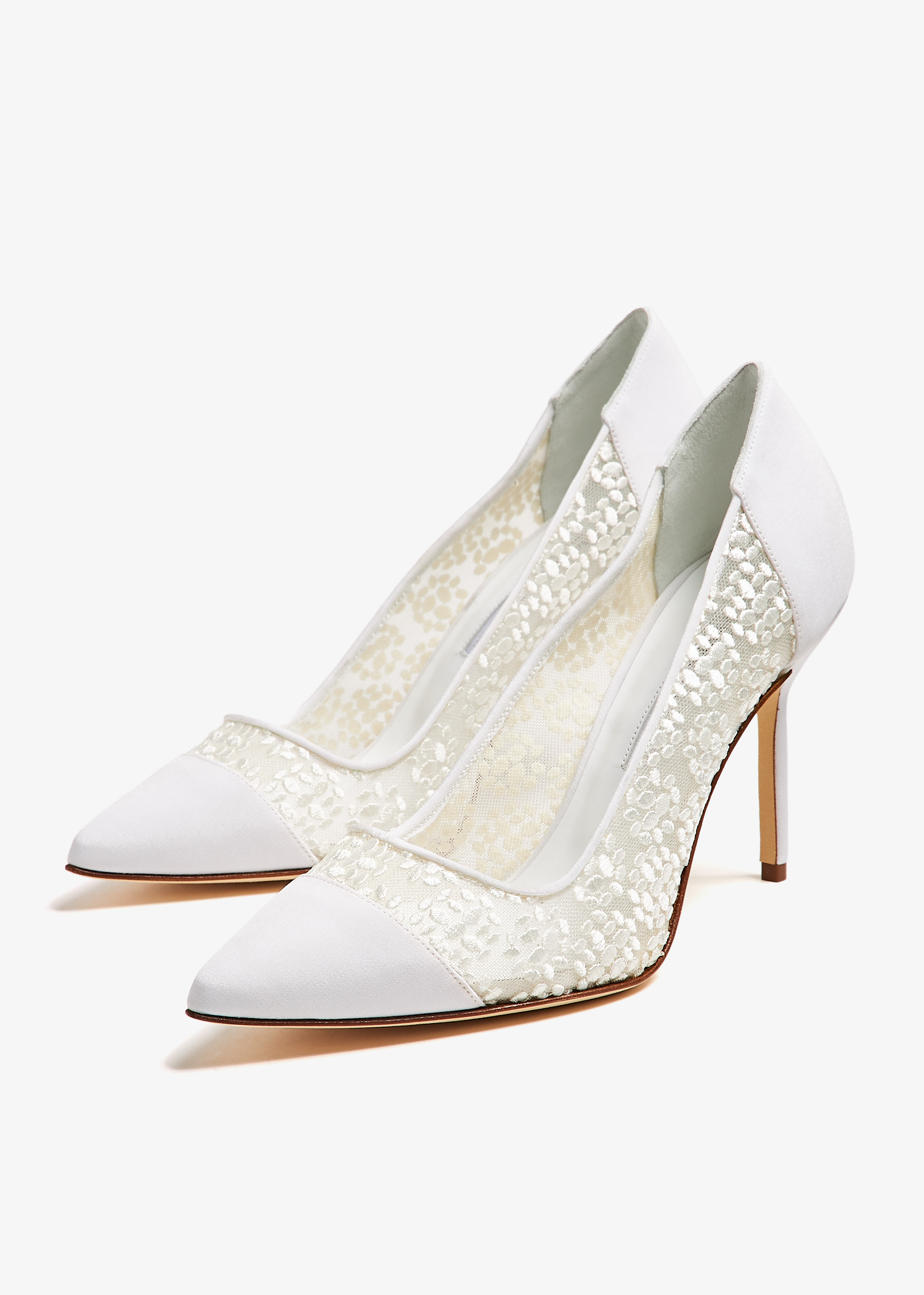 Manolo Blahnik Capcour pumps for Women - White in UAE