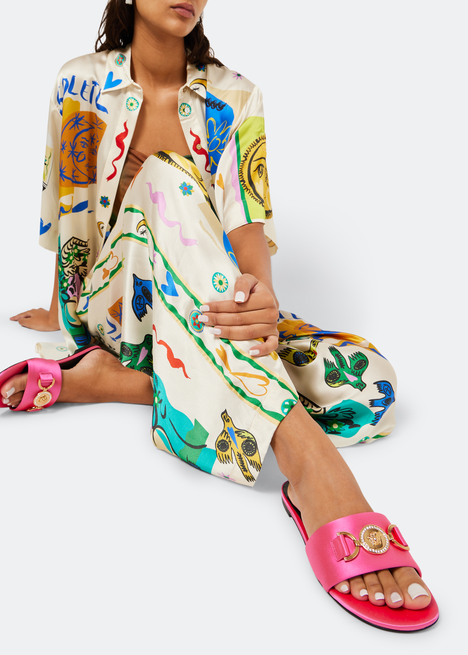 Versace Medusa '95 flat sandals for Women - Pink in UAE
