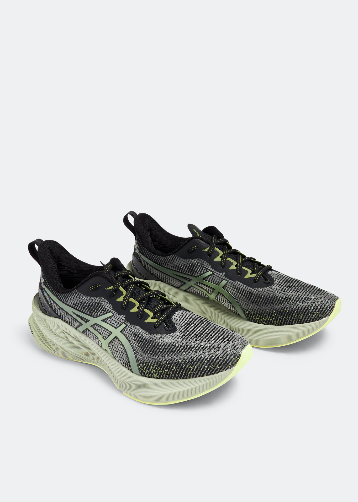 ASICS Novablast 3 LE sneakers for Men - Black in UAE | Level Shoes