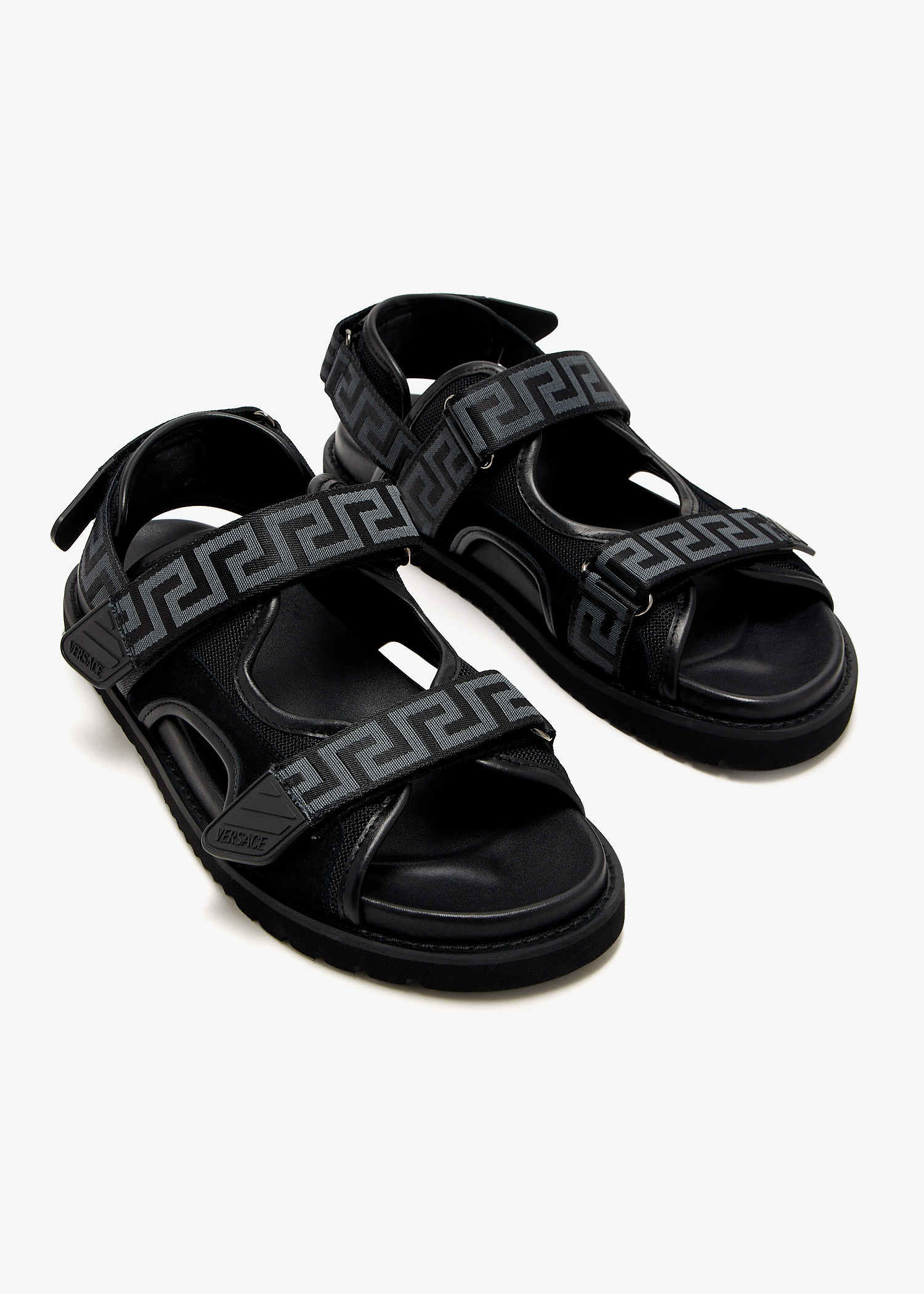 【関税込み】Versace ブラック Greek Ribbon サンダル Versace: Black Greek Ribbon Sandals | SSENSE 日本