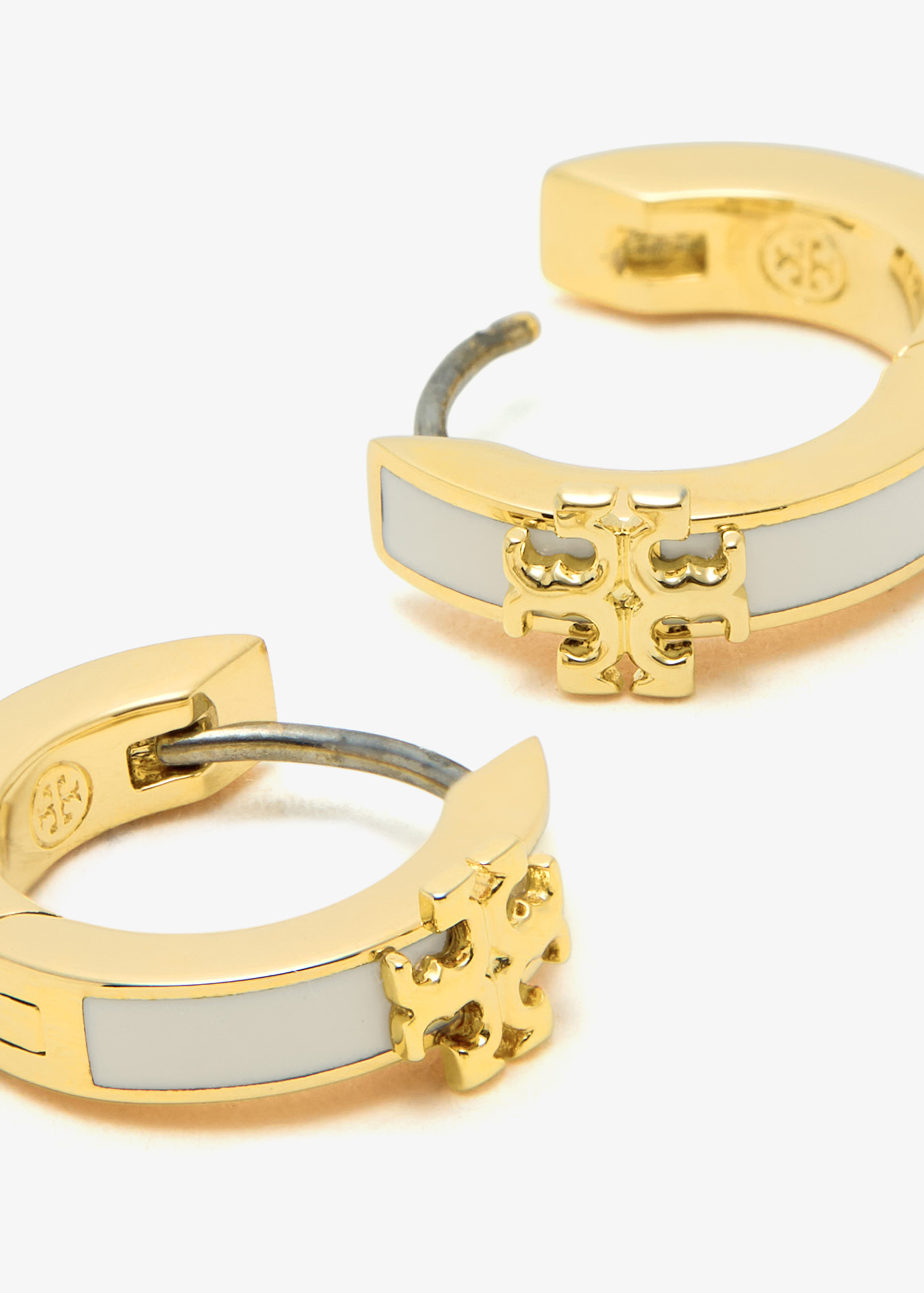 Tory Burch Kira enamel huggie earrings for Women - Gold in