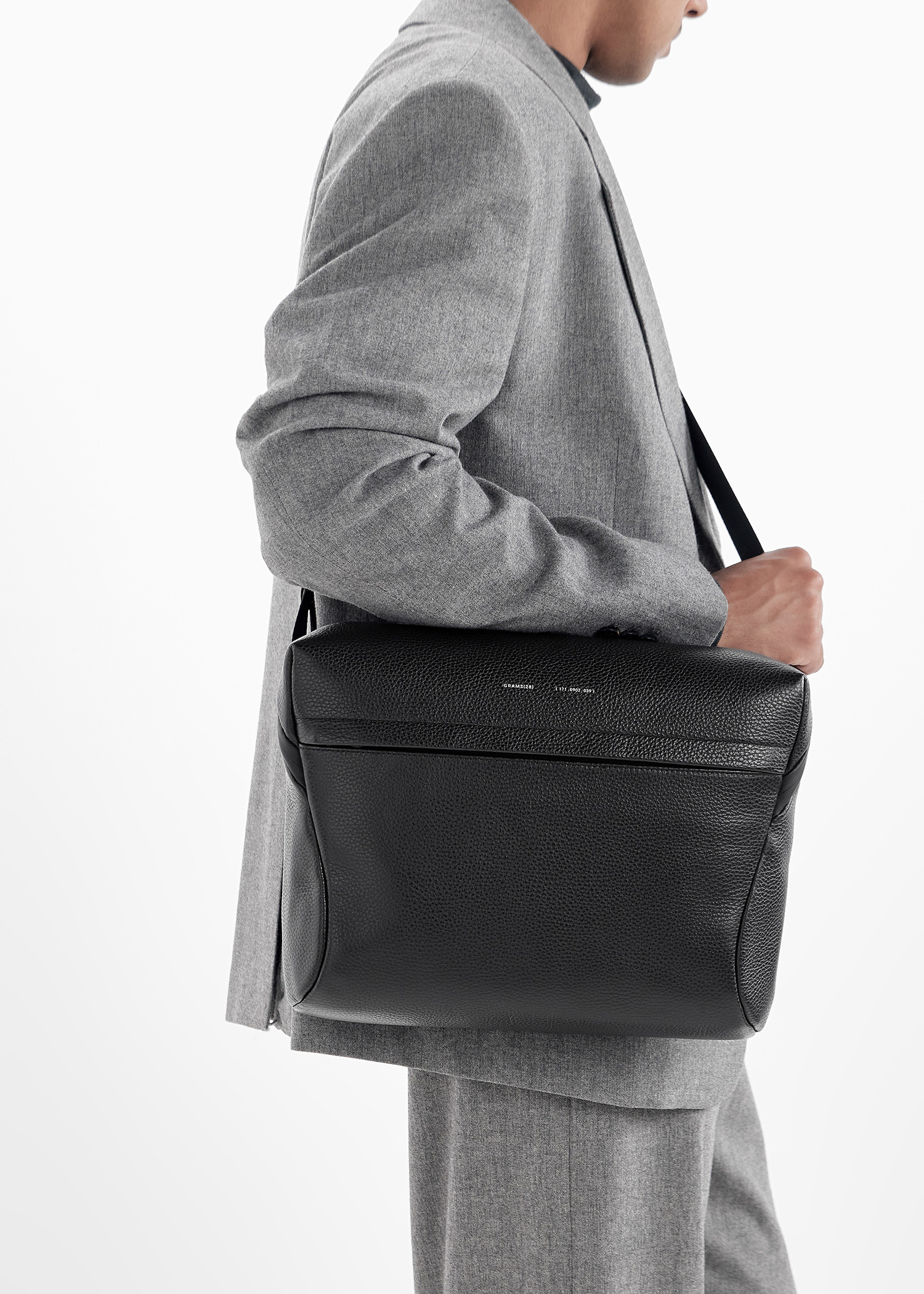GRAMS28 171 laptop sling bag for Men - Black in USA | Level Shoes