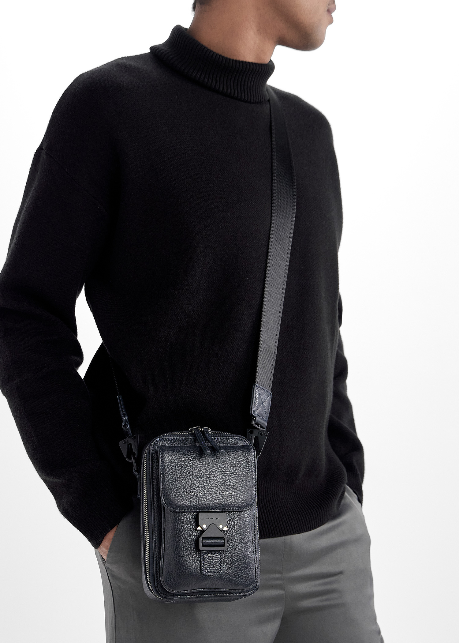 GRAMS28 173 vertical sling bag for Men - Navy in UAE | Level Shoes