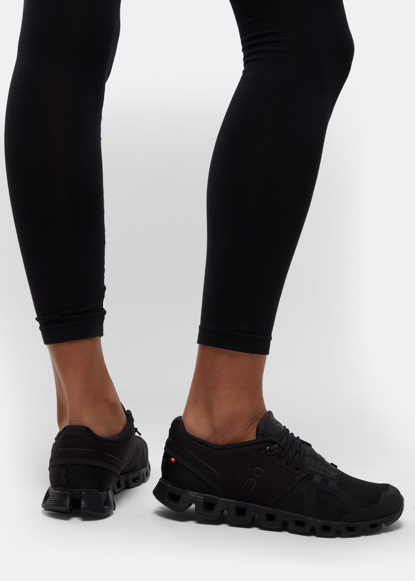 On Cloud sneakers for Women - Black in USA | Level Shoes