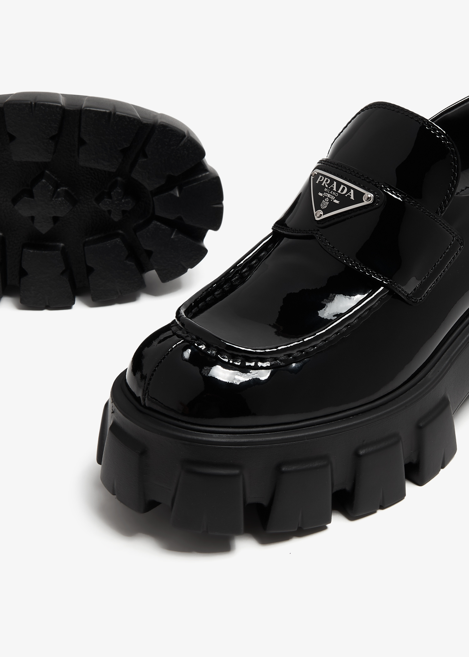 Prada女士漆皮monolith 乐福鞋- 黑色阿联酋| level shoes