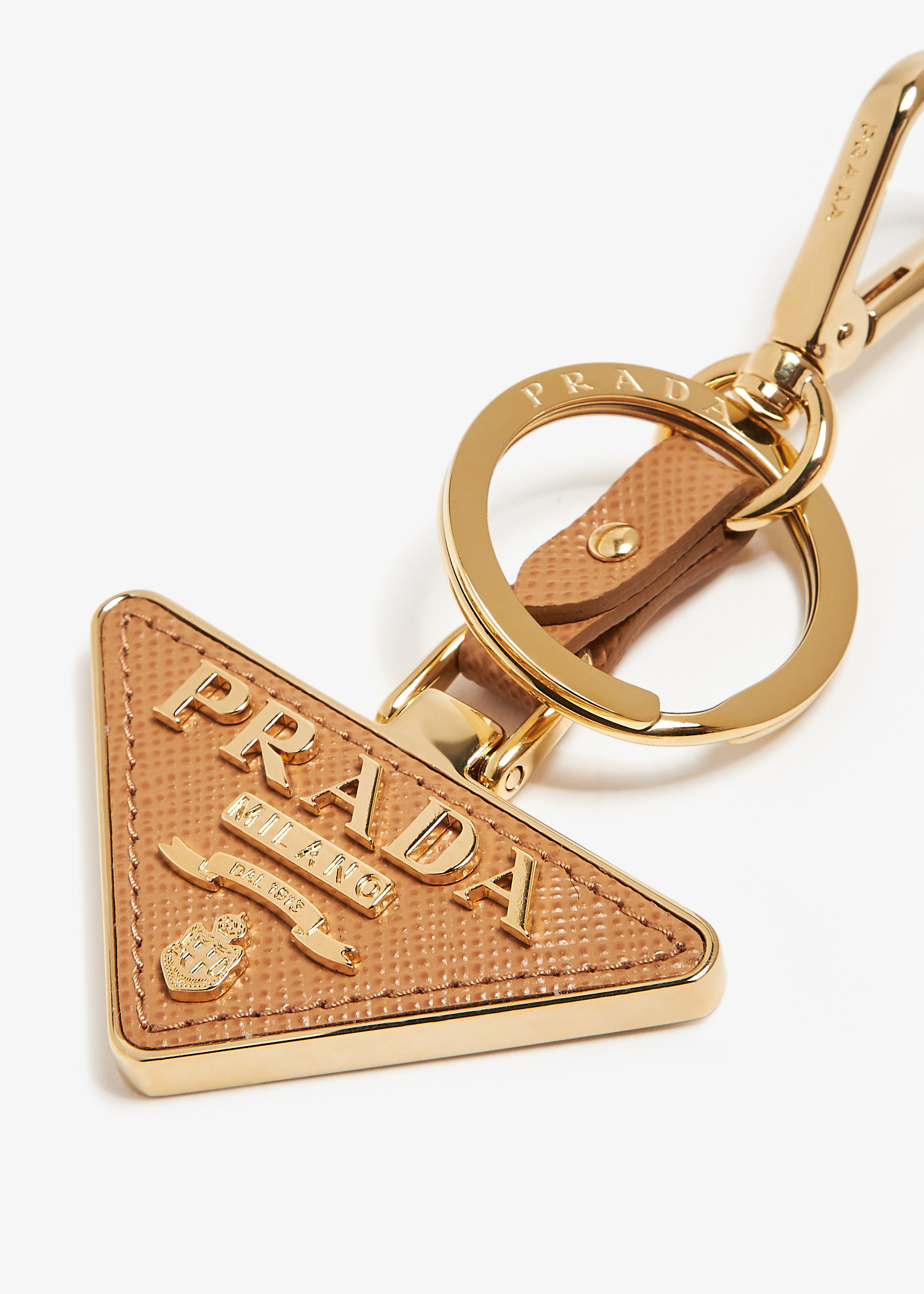 正品【PRADA】Triangle logo keyring ★送料関税込★追跡可能★ 26203047_56016987_1000.jpg