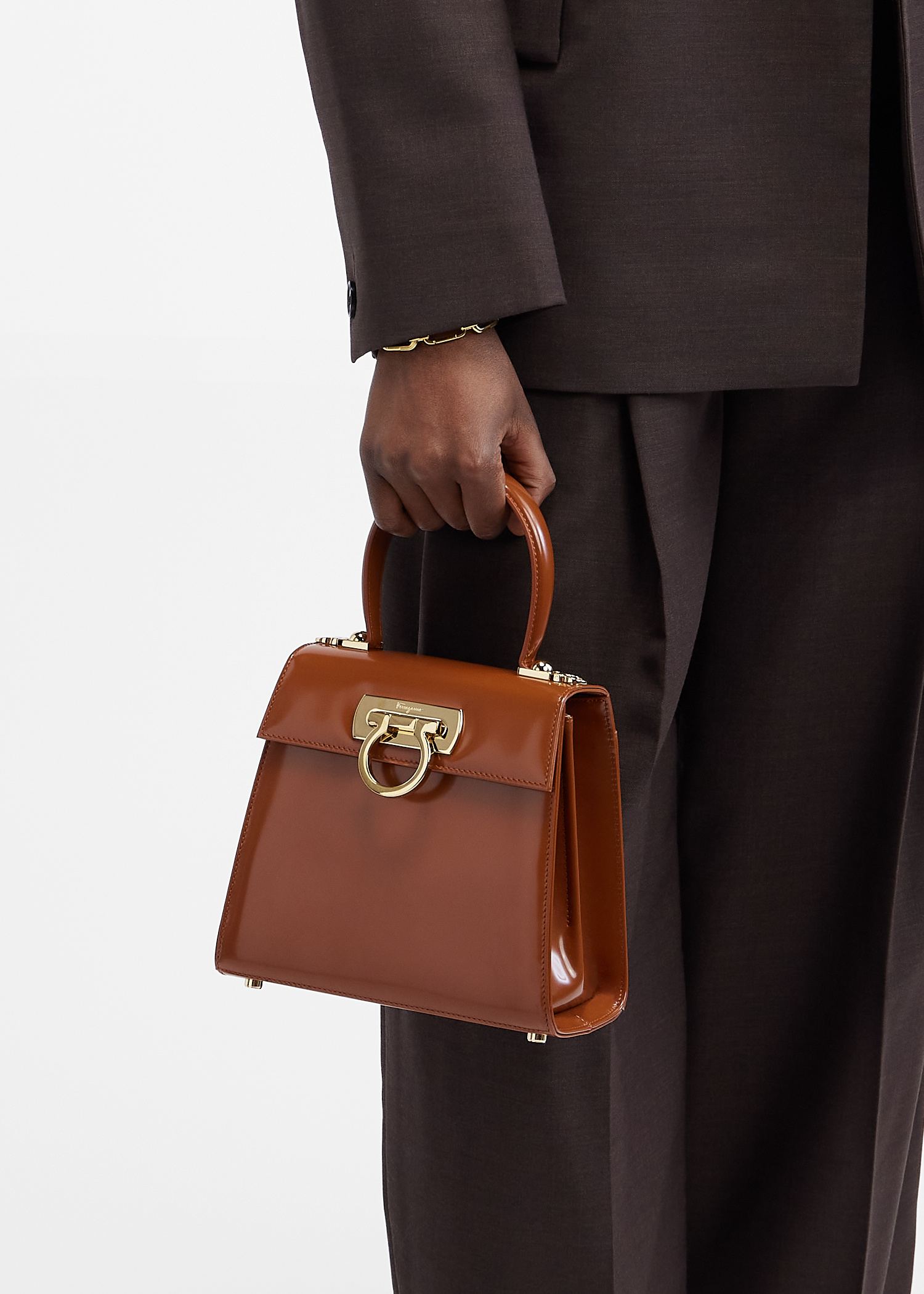【送料&関税込】Ferragamo Brown Leather Top Handle Bag Ferragamo Iconic small top-handle bag for Women - Brown in
