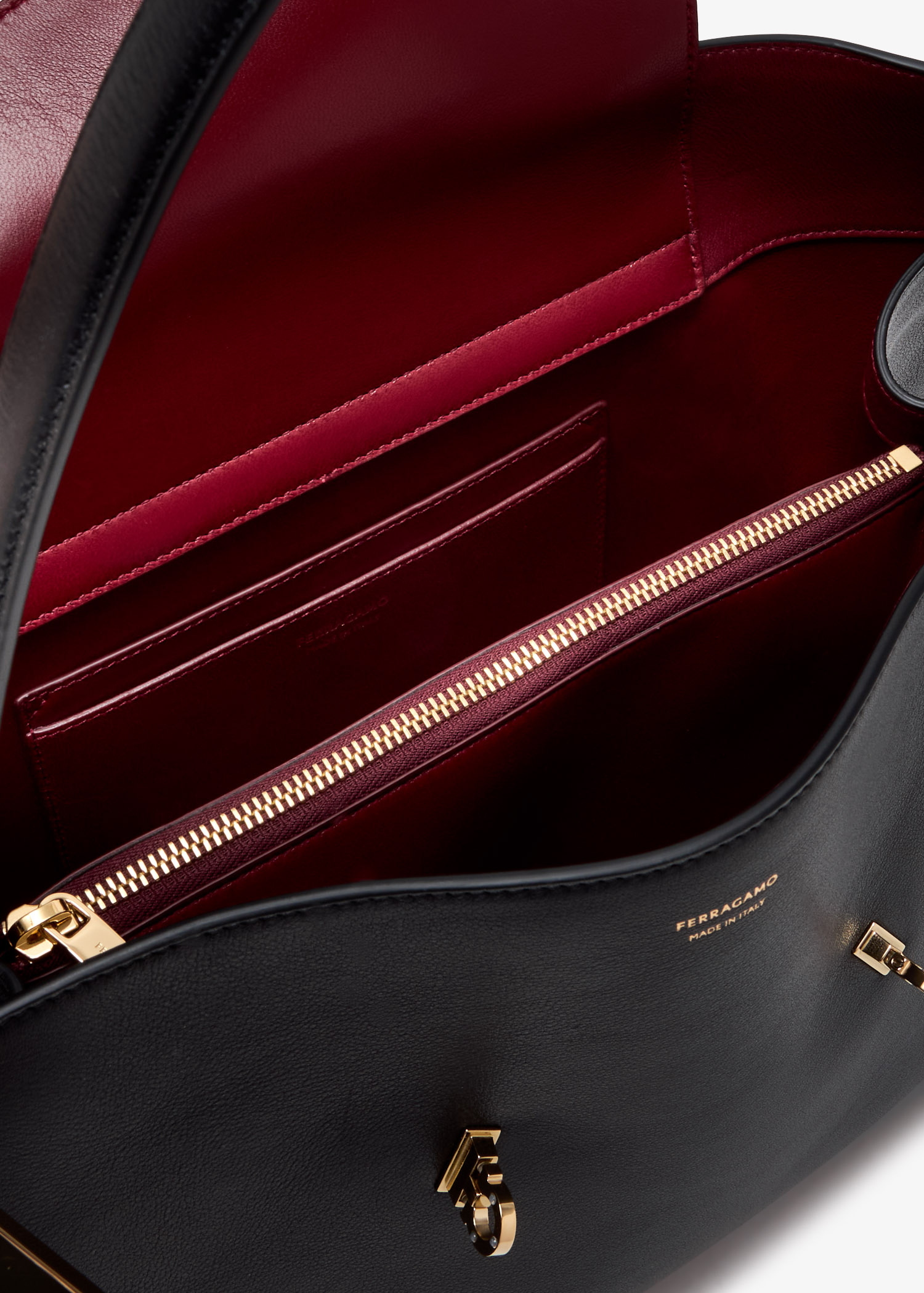 ハンドバッグ FERRAGAMO Woman Handbag Black 219816 781694 NERO FERRAGAMO: Handbag woman - Black | Ferragamo shoulder bag