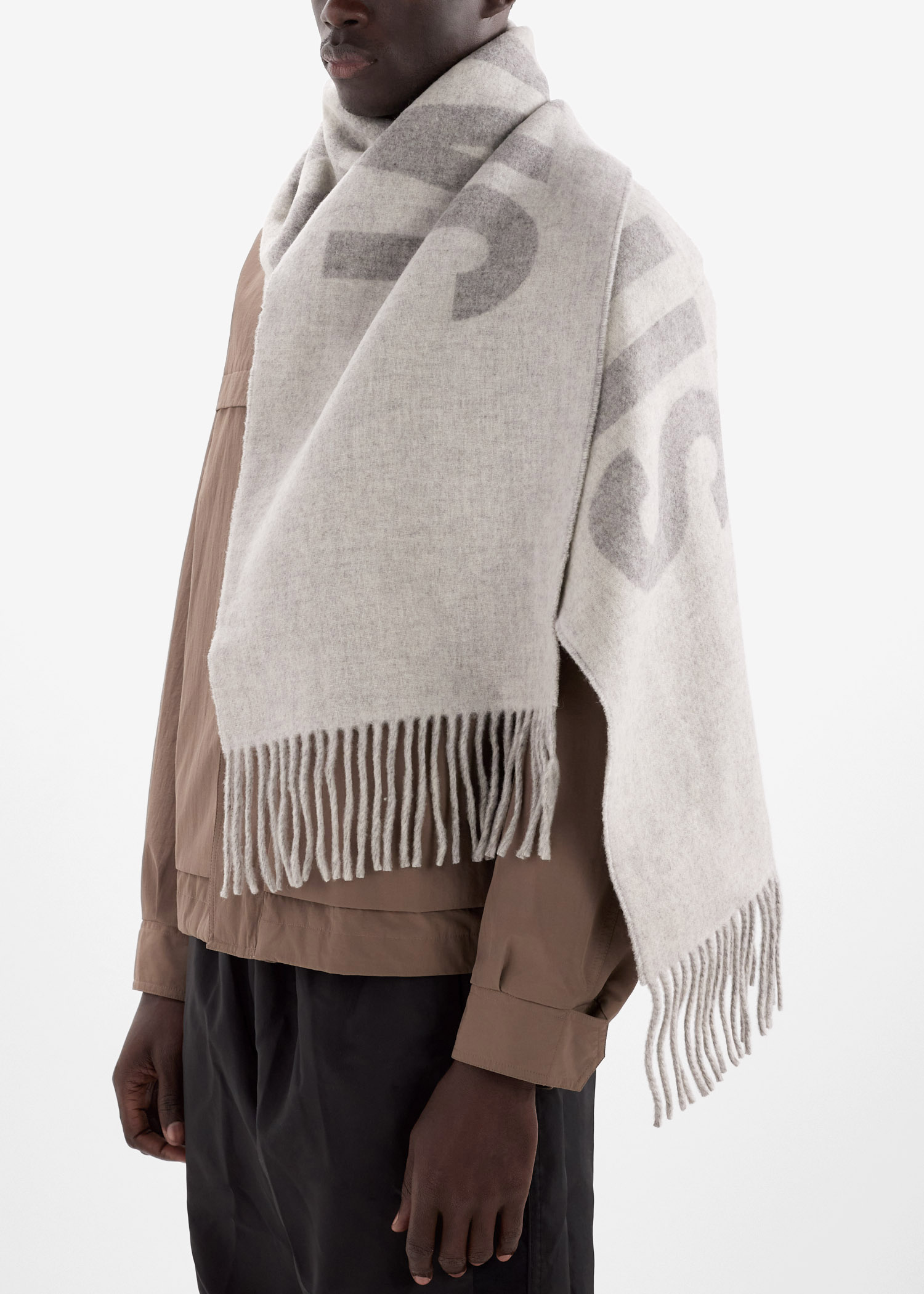 Jacquemus L'écharpe Jacquemus scarf for Men - Grey in UAE