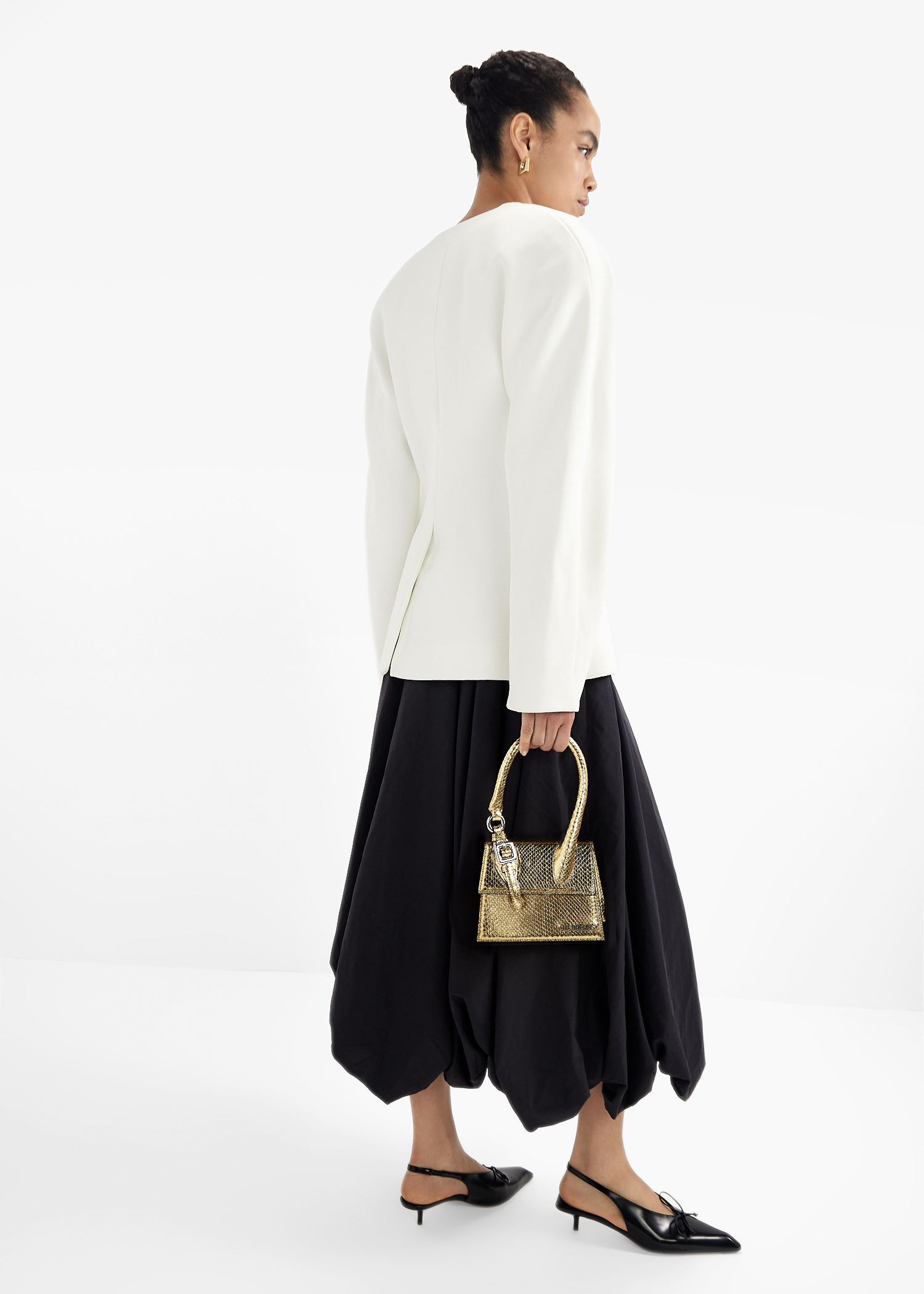 Jacquemus Le Chiquito Moyen Boucle bag for Women - Gold in