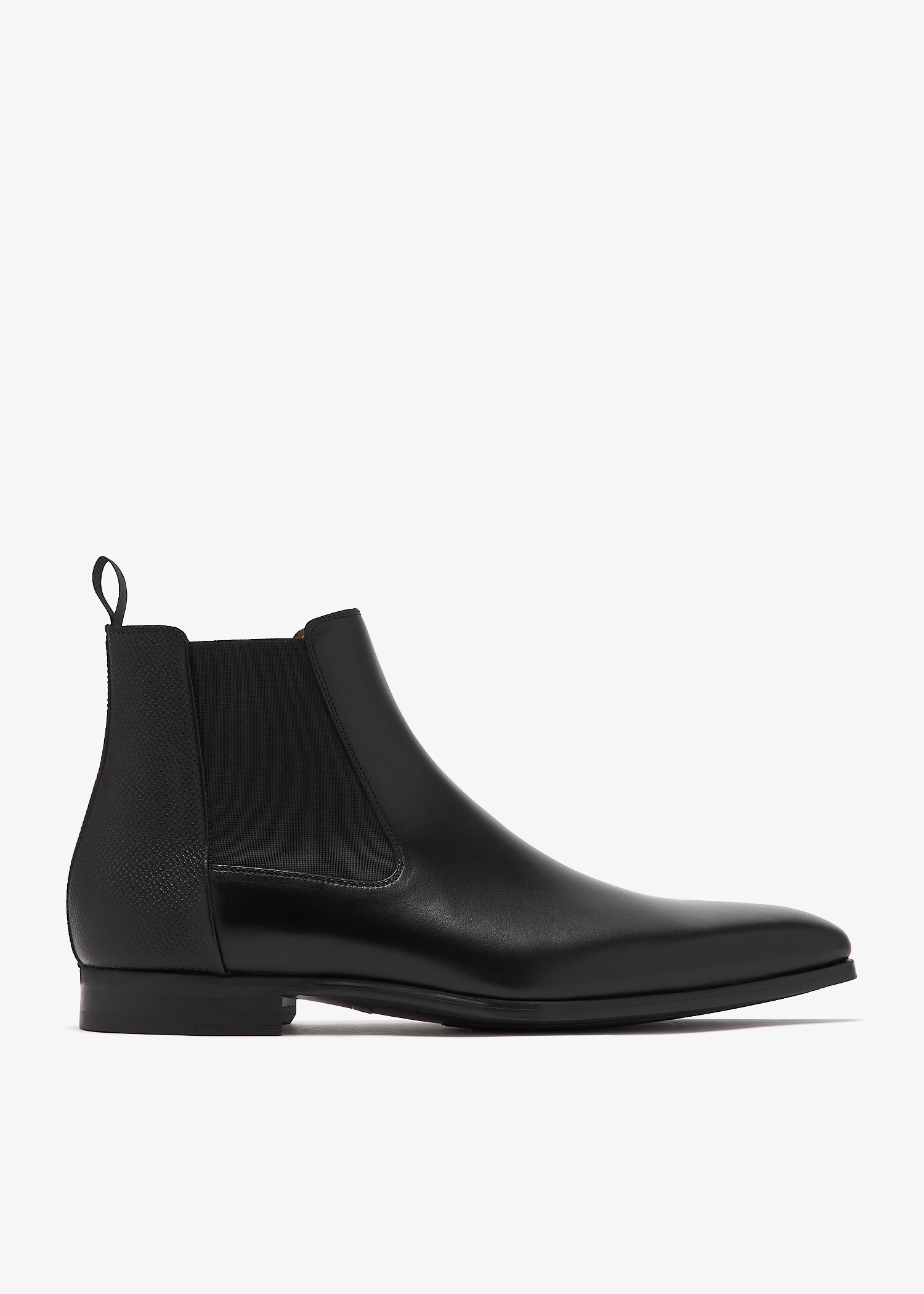 Magnanni Chelsea leather boots for Men - Black in USA 