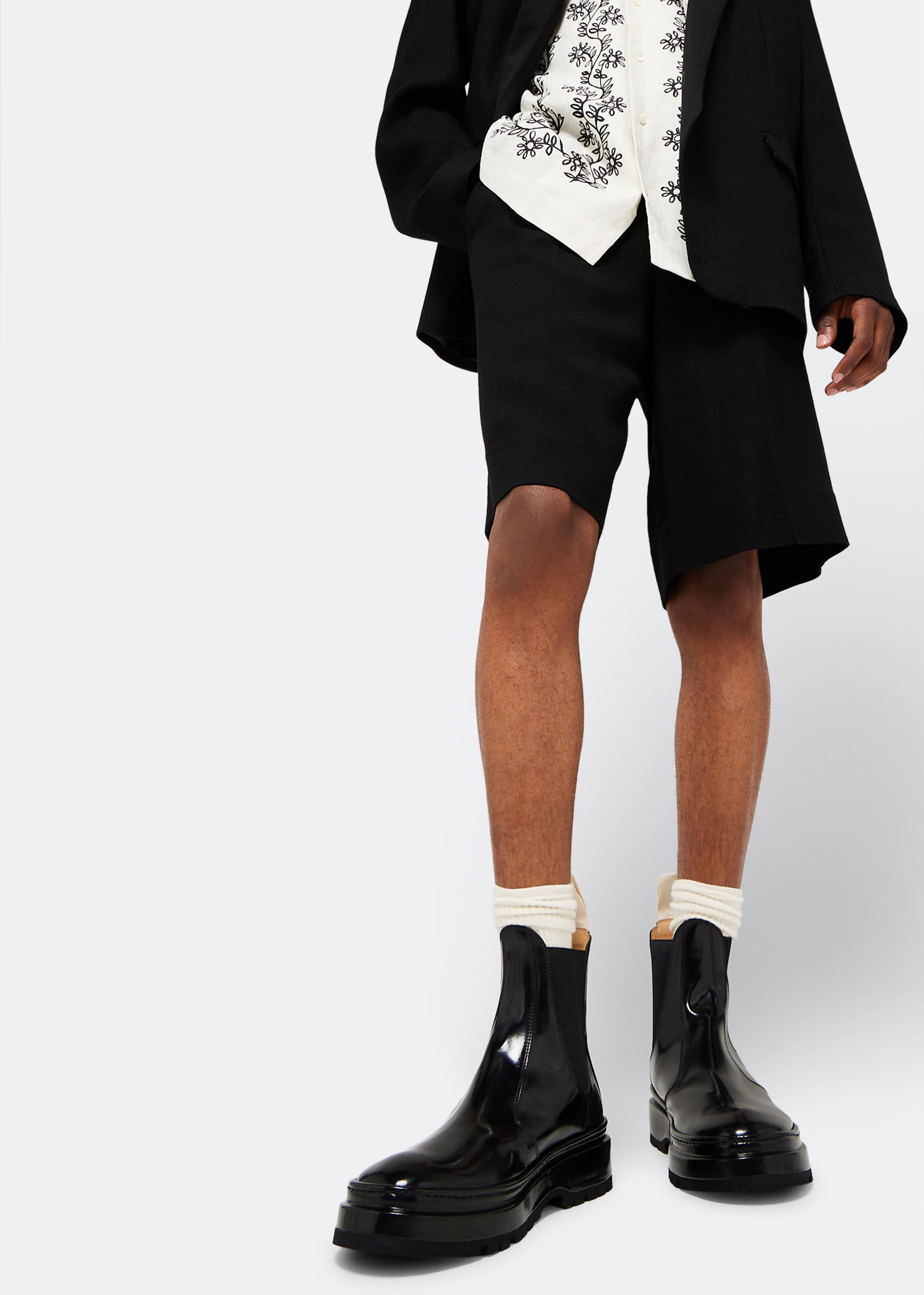 Jacquemus Les Chelsea Pavane boots for Women - Black in UAE