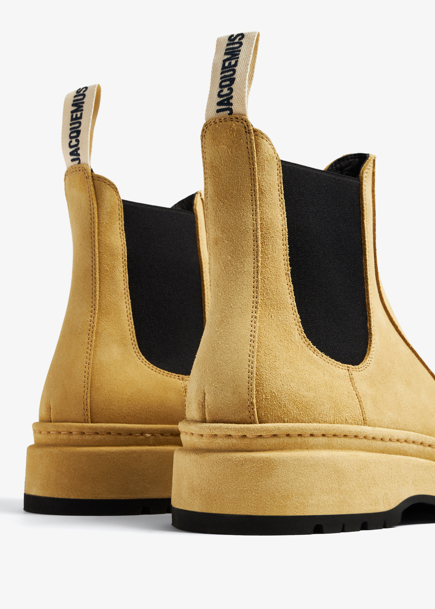 Jacquemus Les Chelsea Pavane boots for Men - Beige in UAE