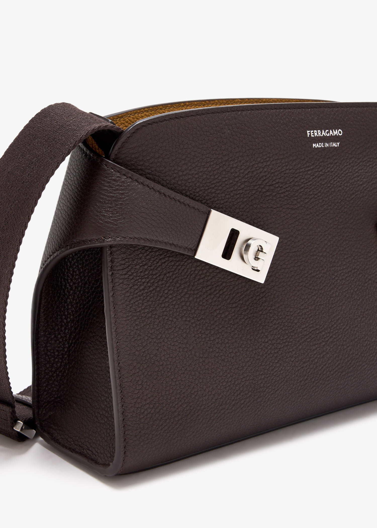 Ferragamo Hug messenger bag for Men - Brown in UAE | Level Shoes