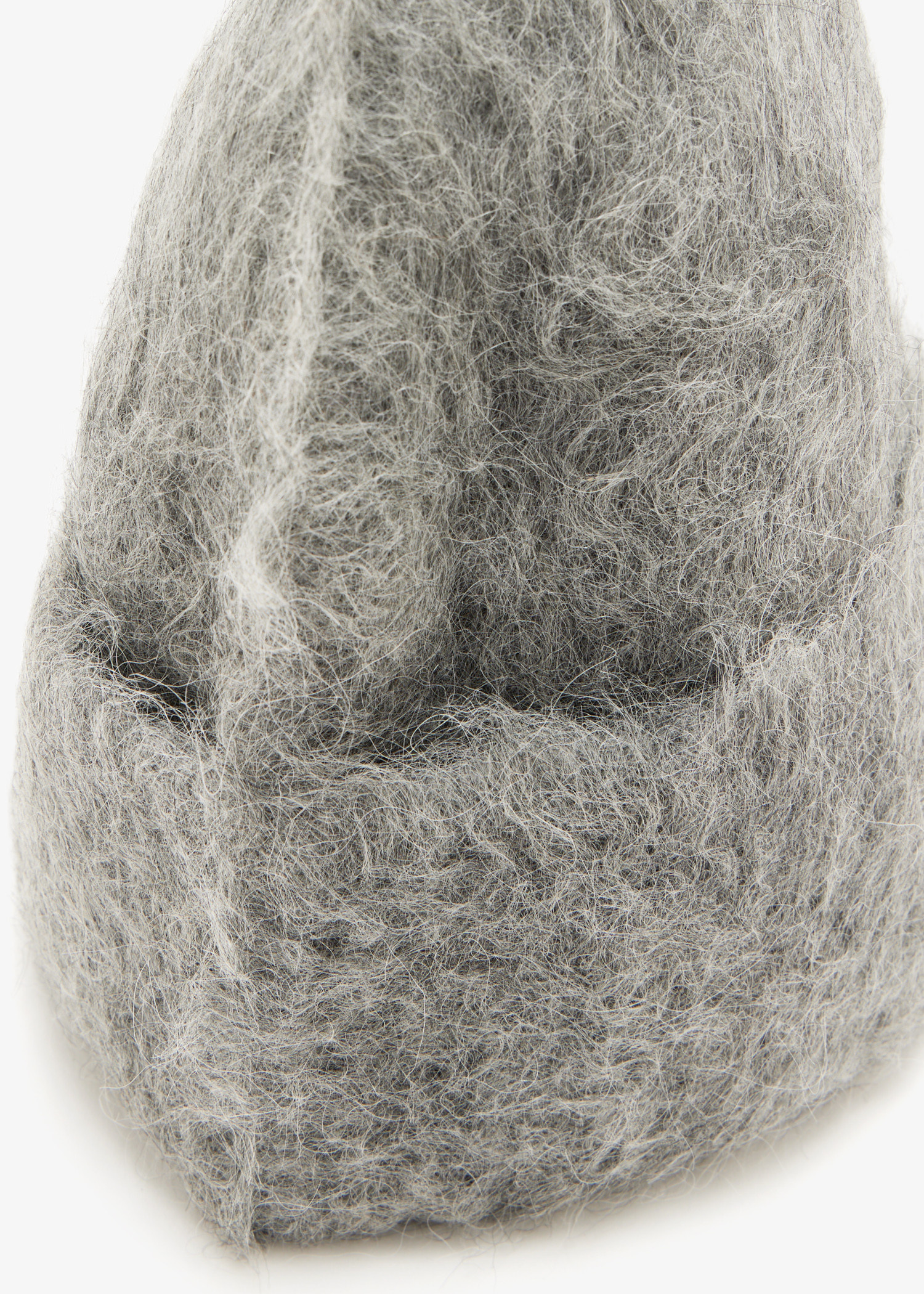 TOTEME Alpaca knit beanie for Women - Grey in USA | Level Shoes