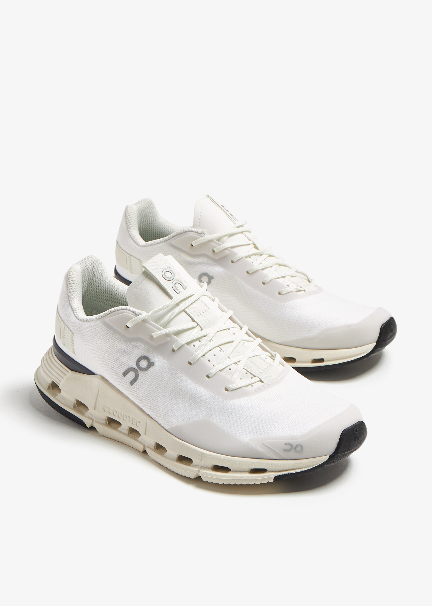 普通科　可可 On Cloudnova Form sneakers for Women - White in Kuwait