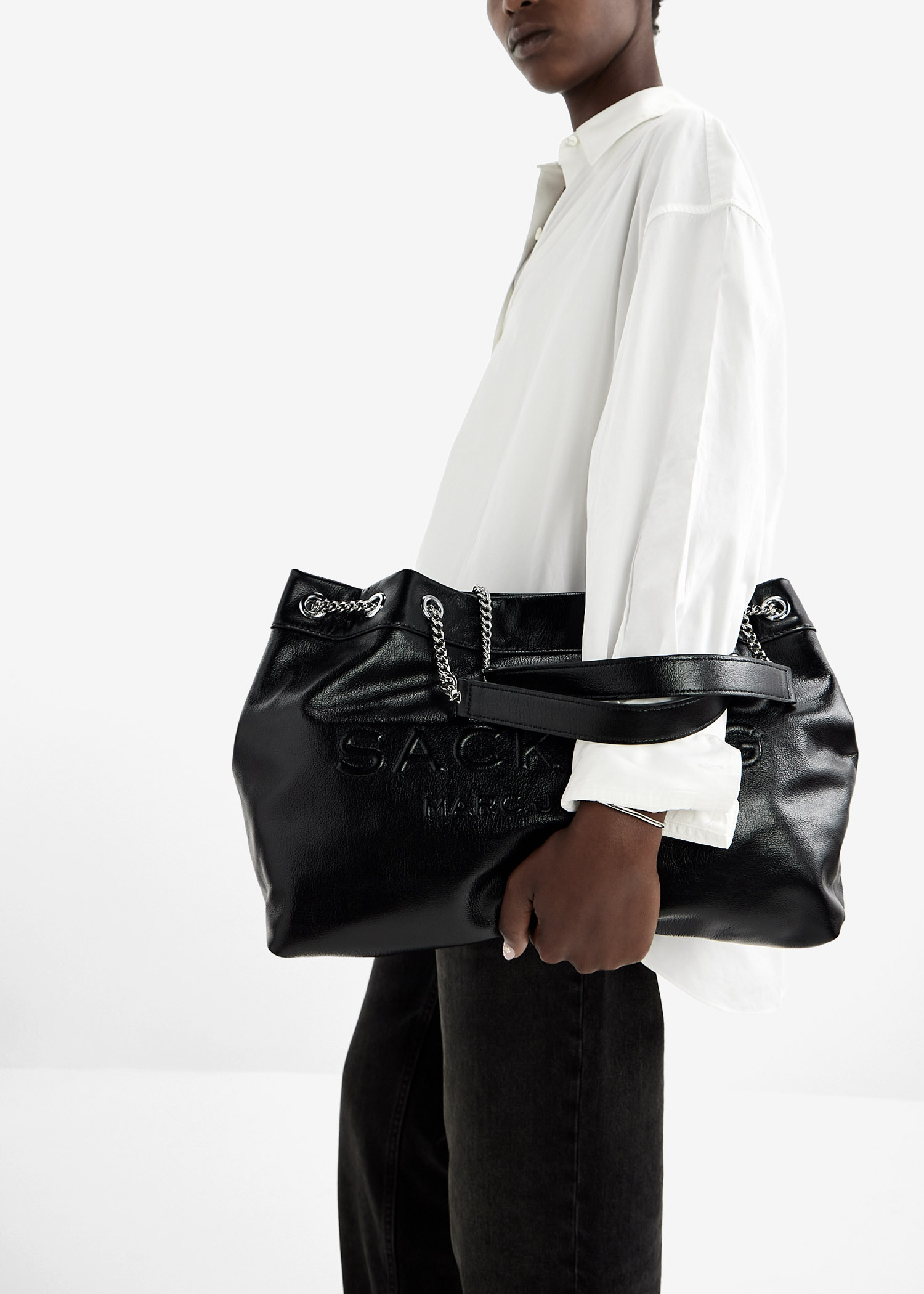 Marc Jacobs The large chain sack bag for Women - Black in USA