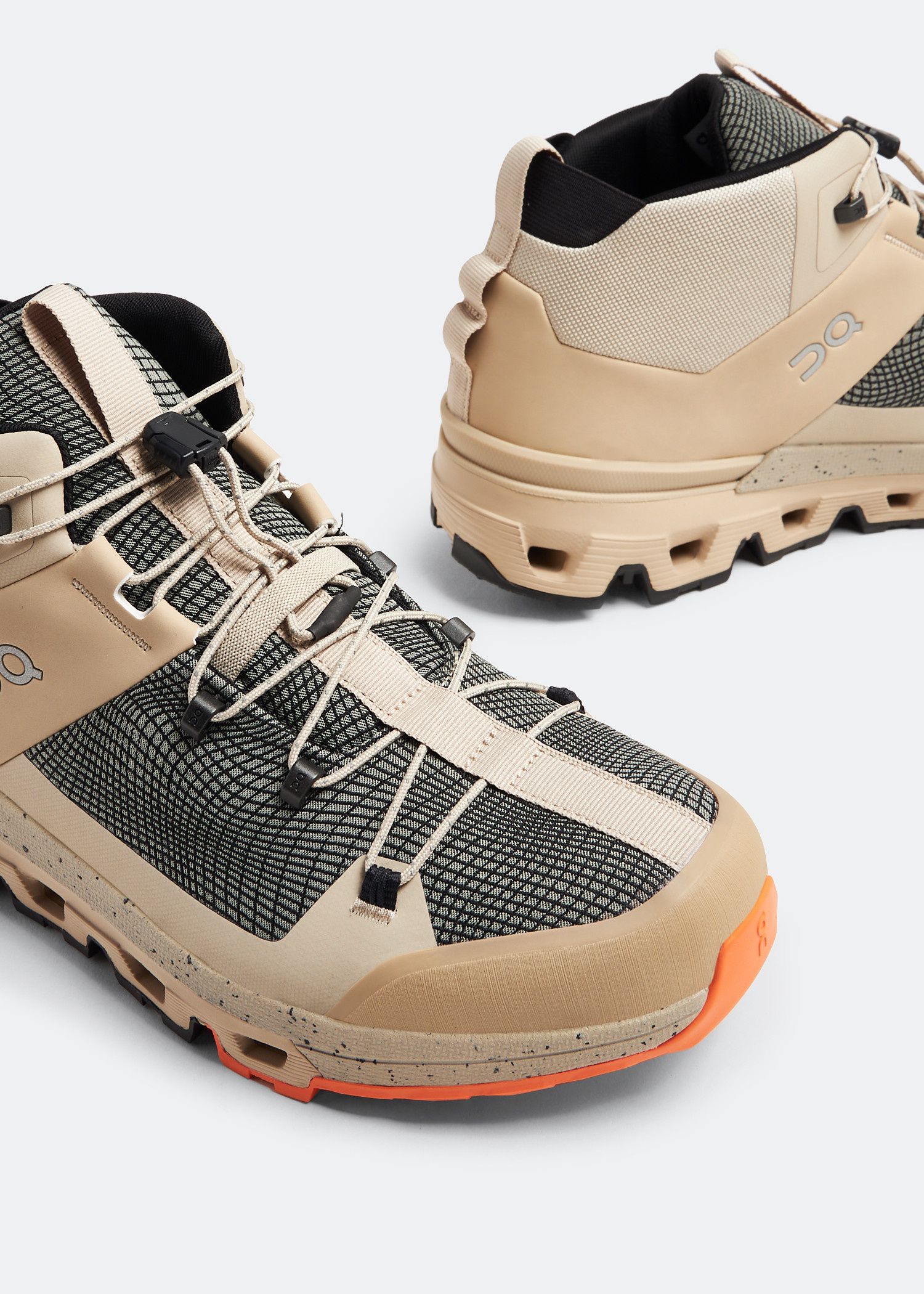 On Cloudtrax Sensa sneakers for Men - Beige in UAE | Level Shoes