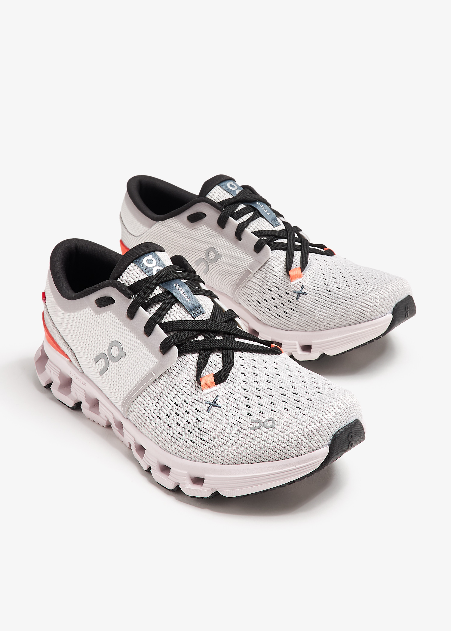 新品‼︎未使用‼︎ CLORE Relux All-in-one【White】 On Cloud X 4 sneakers for Women - White in Qatar | Level Shoes