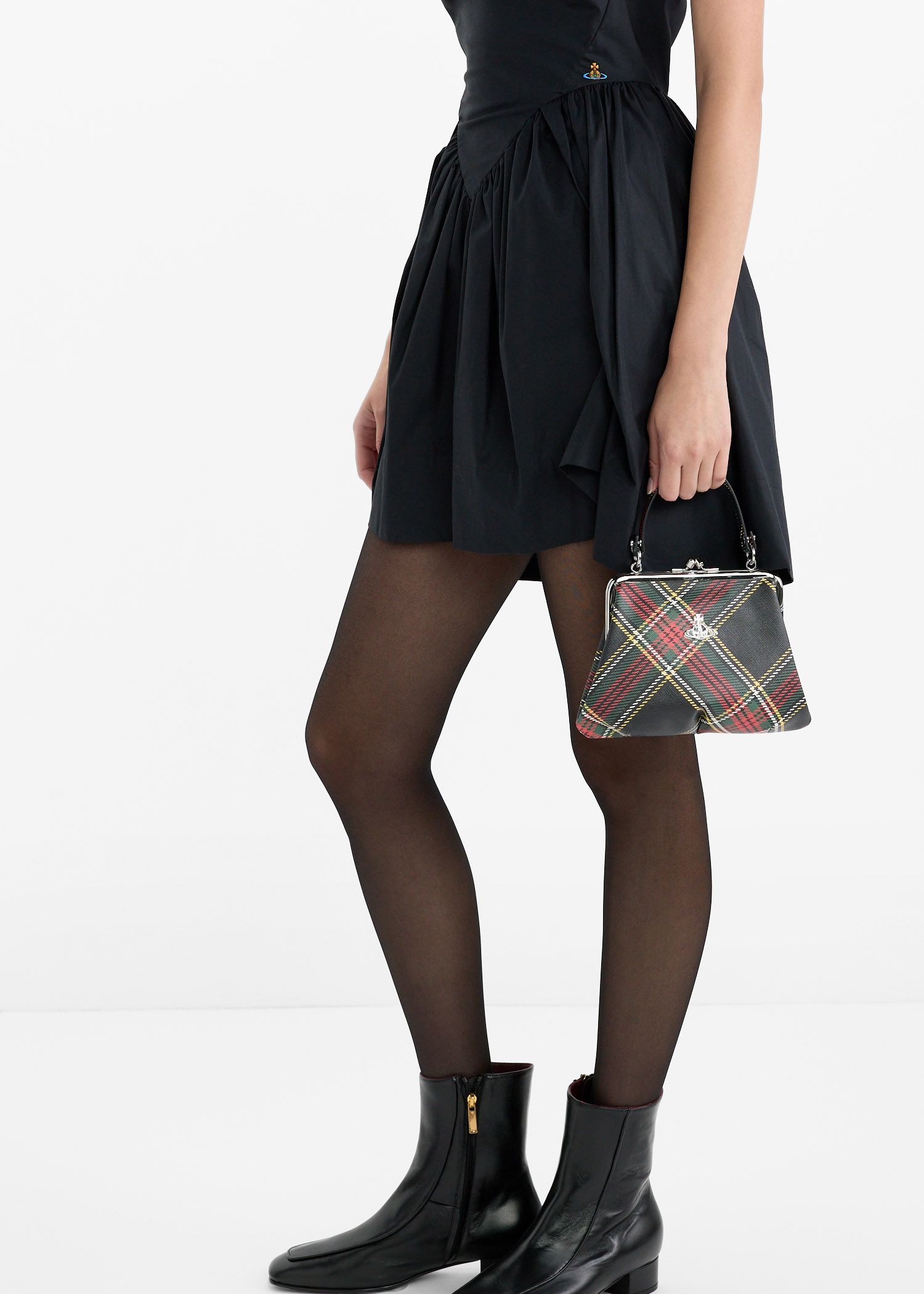 Vivienne Westwood 衣類ハンガー 16本セット Vivienne Westwood 衣類ハンガー 16本セット Vivienne Westwood