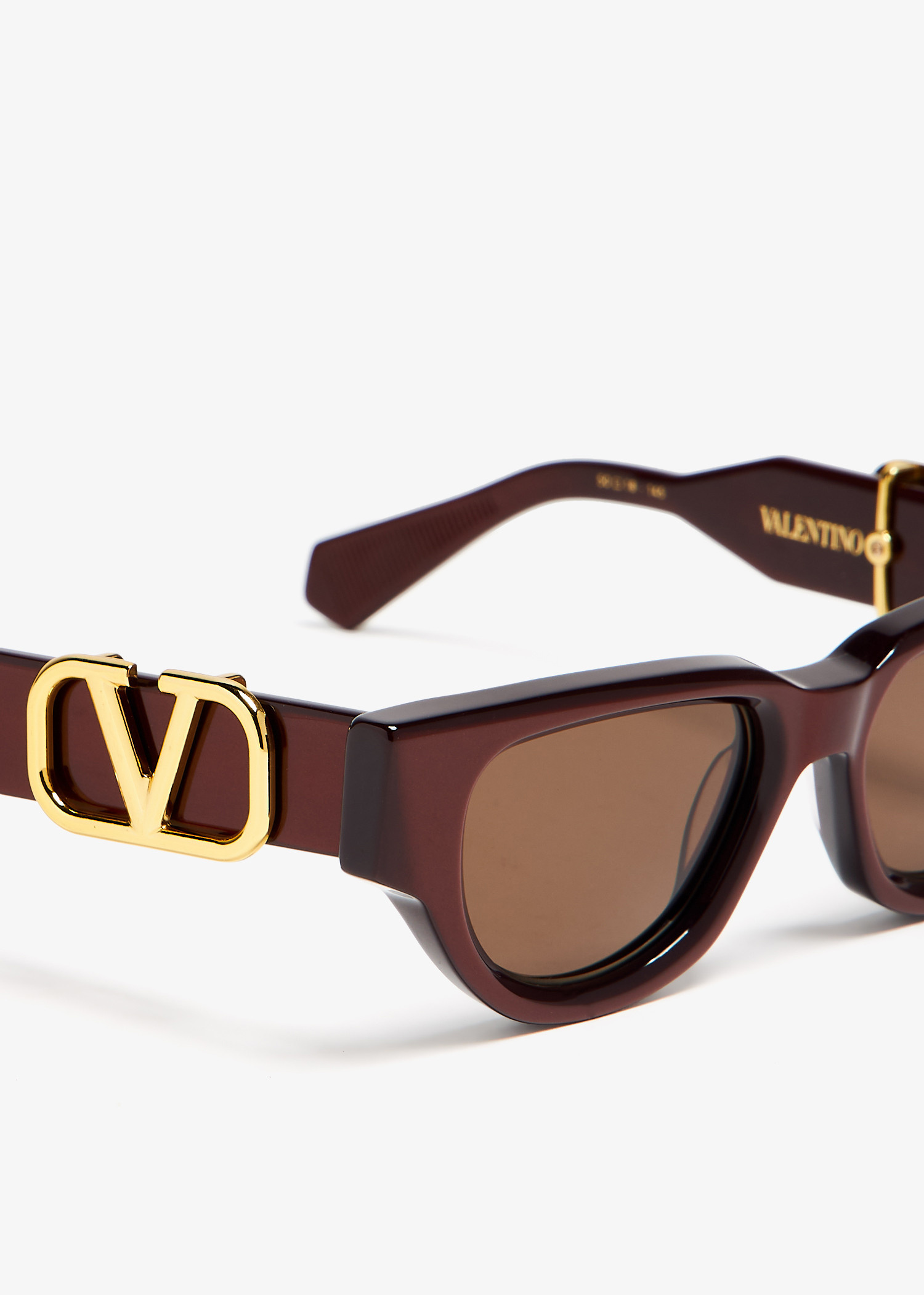 NIB Valentino Garavani V-Due Cat-Eye Sunglasses Bordeaux with Gold tone VLogo Valentino Garavani VLogo Signature 53mm Cat-Eye Sunglasses  main image 4