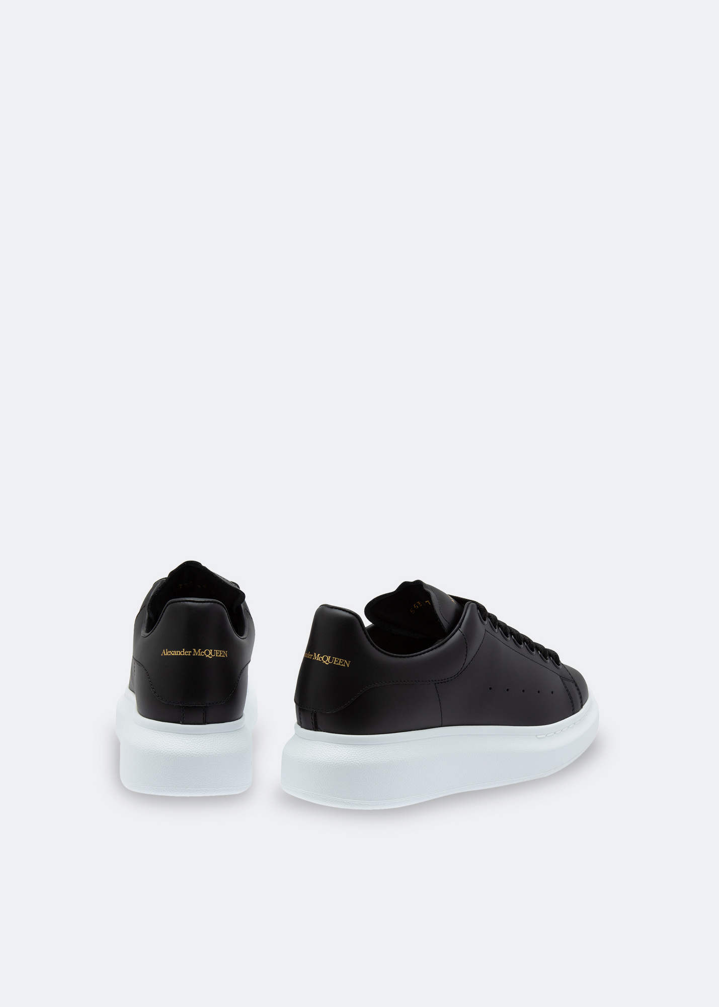 【未使用】ALEXANDER MCQUEEN 定価10万円　黒　フラットシューズ McQueen Oversized sneakers for Women - Black in UAE | Level