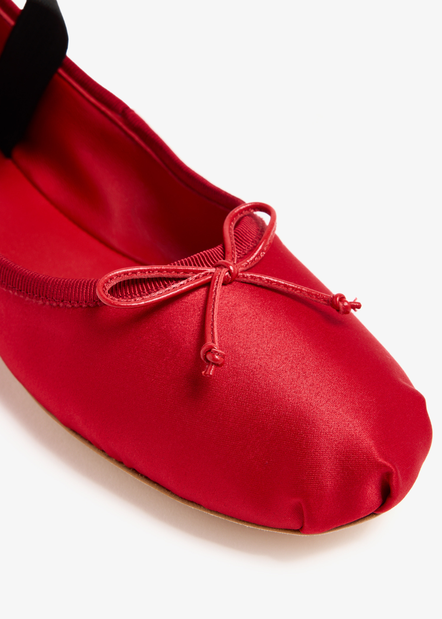 フラットシューズ MIU MIU Red Satin Ballerinas Miu Miu Satin ballerinas for Women - Red in UAE | Level Shoes