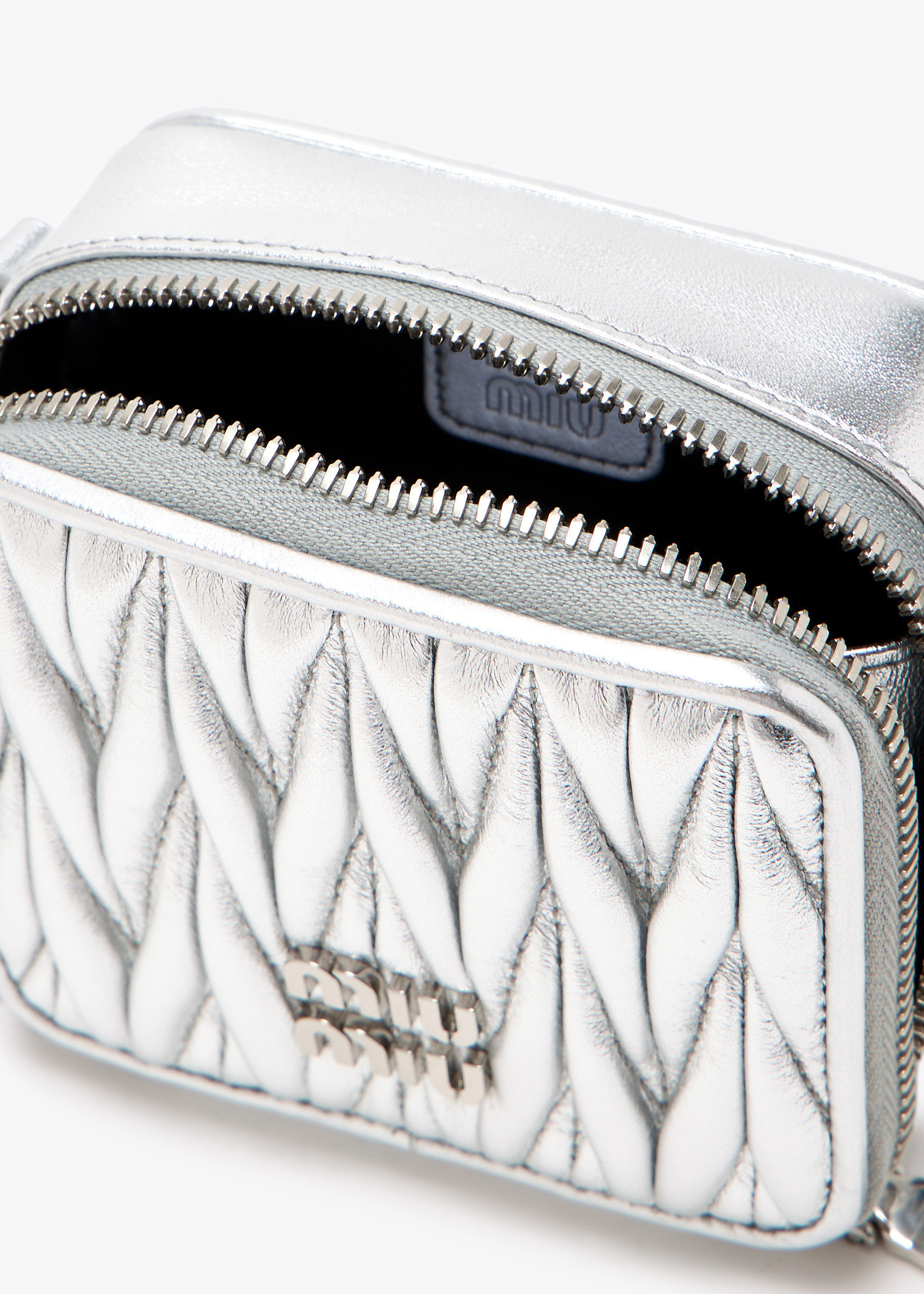 関税込み【Miu Miu】NAPPA LLIZZATA メタリック ミニポーチ 関税込み【Miu Miu】MINI POUCH IN NAPPA ナッパ製ミニポーチ