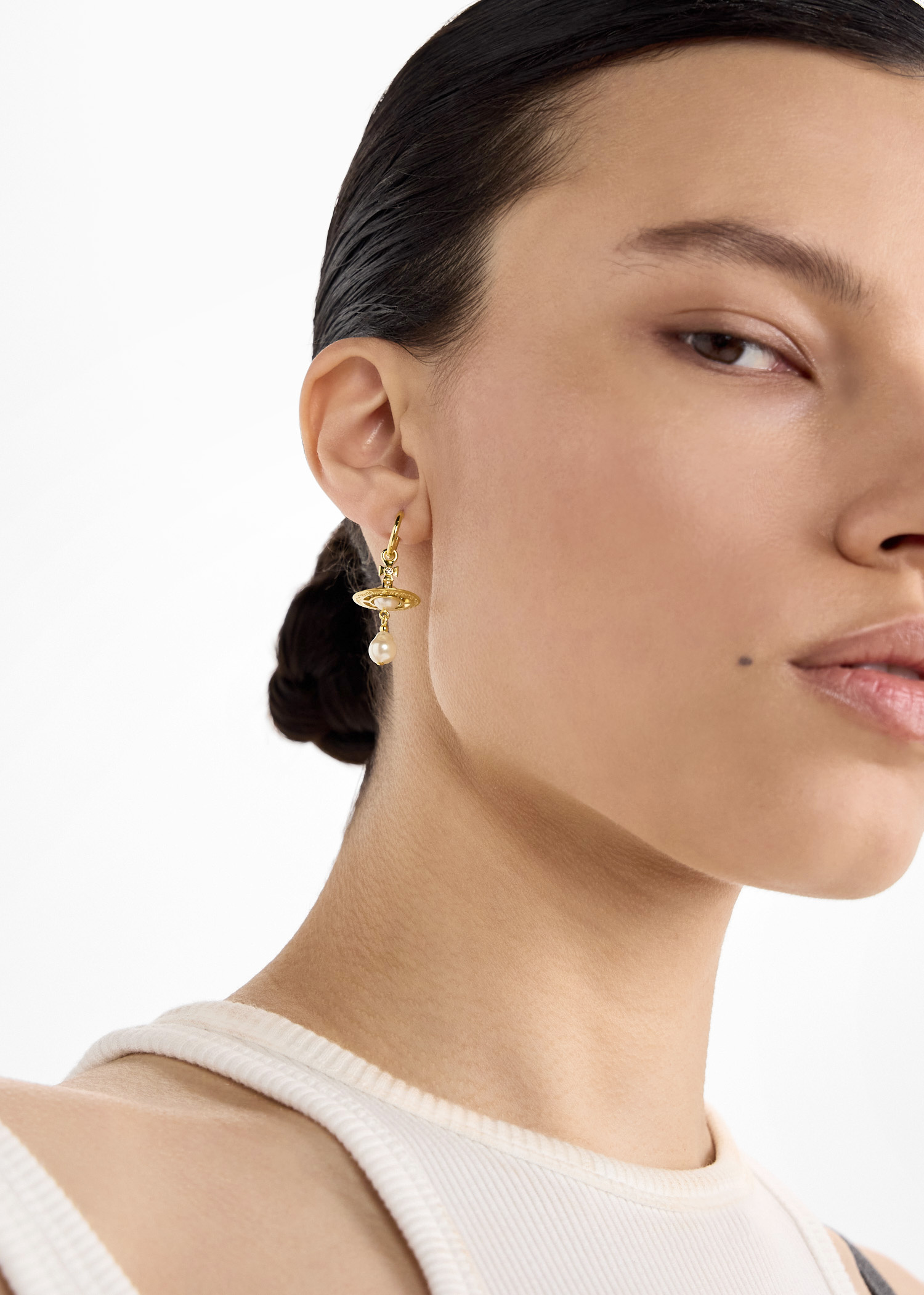 Vivienne Westwood Aleksa earrings for Women - Gold in UAE