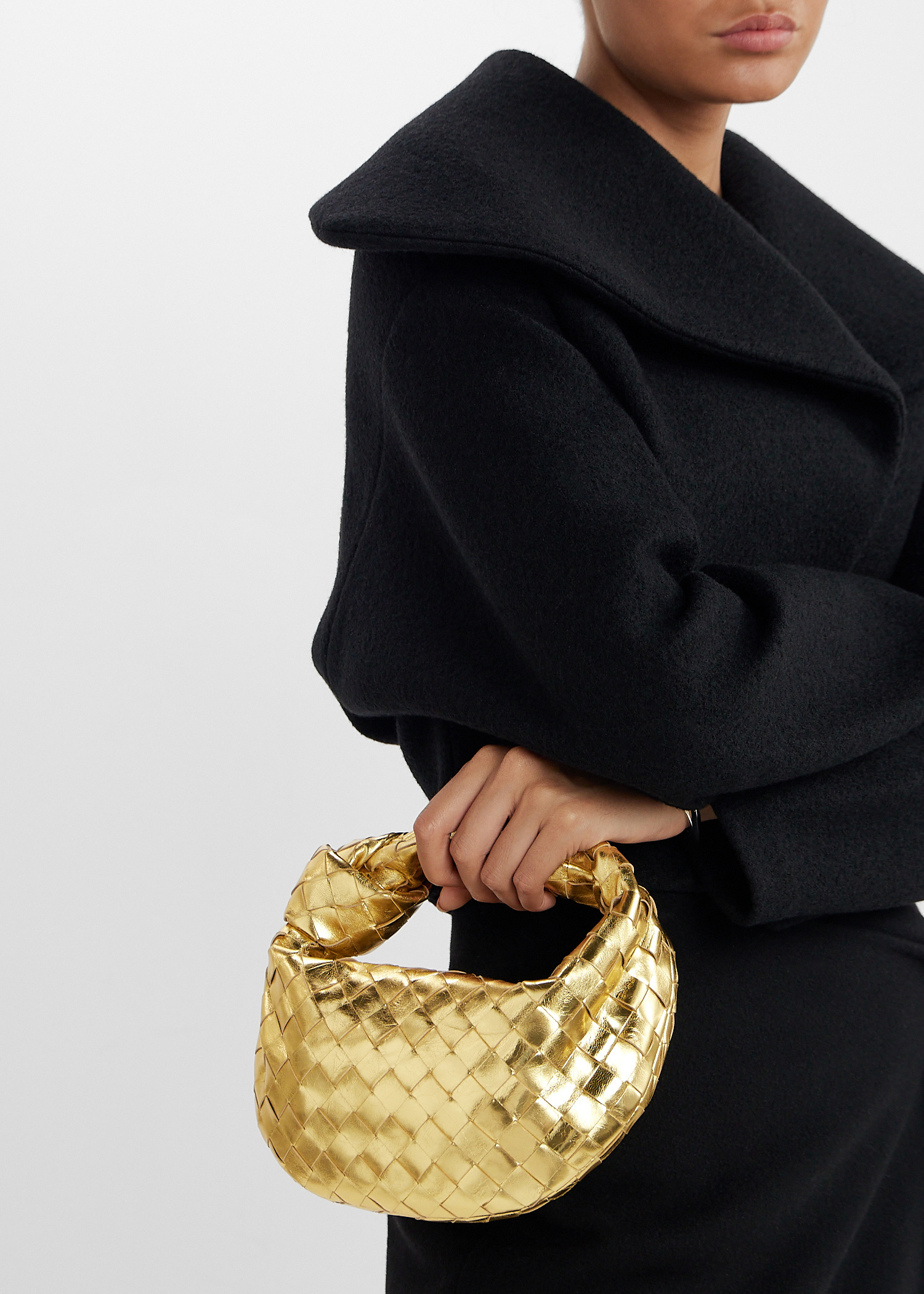 【エレガント！】BOTTEGA VENETA ノットディテール ゴールド BOTTEGA VENETA Knot-embellished metallic intrecciato plissé