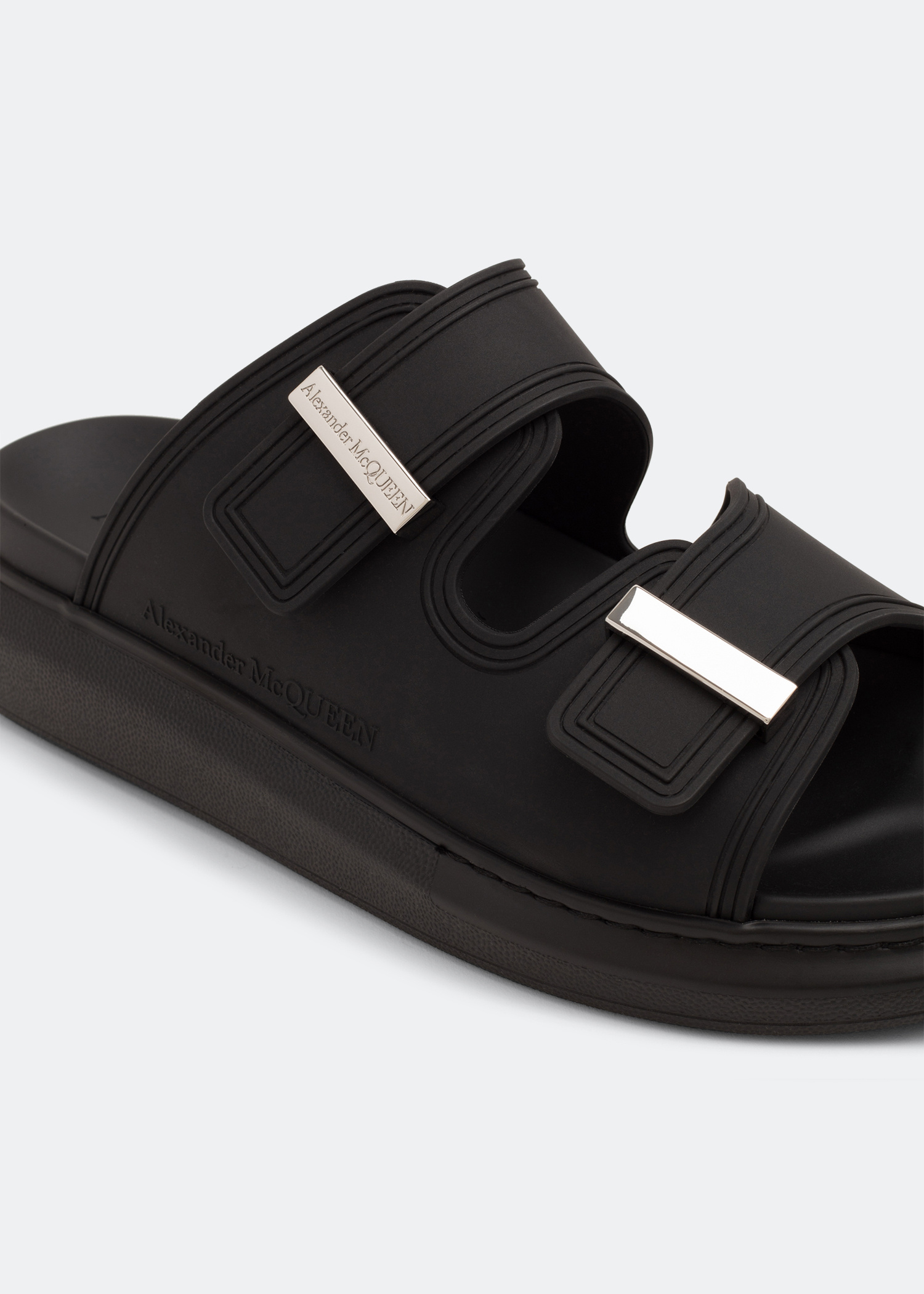 【alexander mcqueen】★23SS★Hybrid Slide/658063 W4Q51 1081 McQueen Hybrid sandals for Women - Black in UAE | Level Shoes