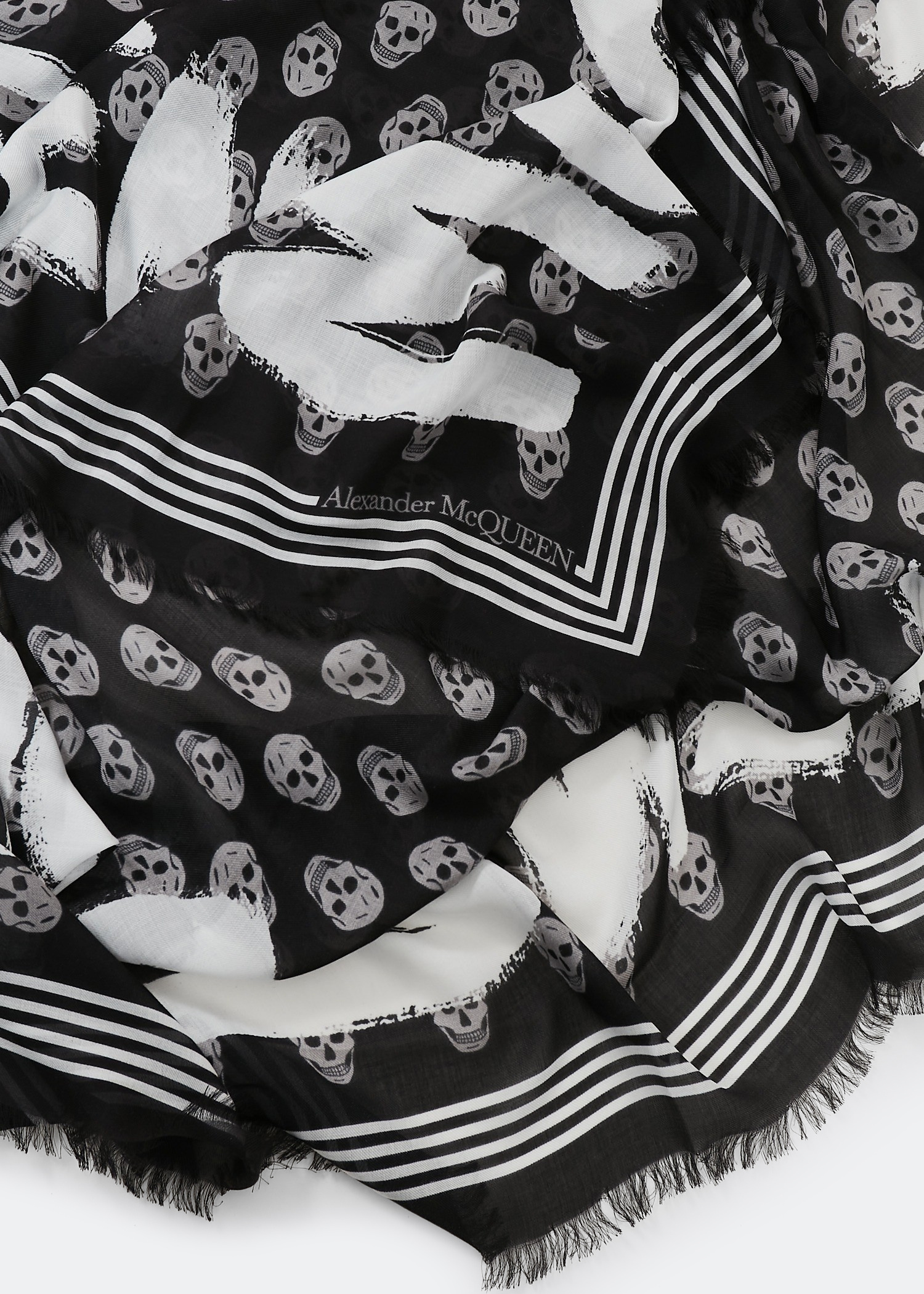 McQueen Graffiti Biker scarf for Men - Black in UAE | Level McQueen Graffiti Biker scarf for Men - Black in UAE | Level