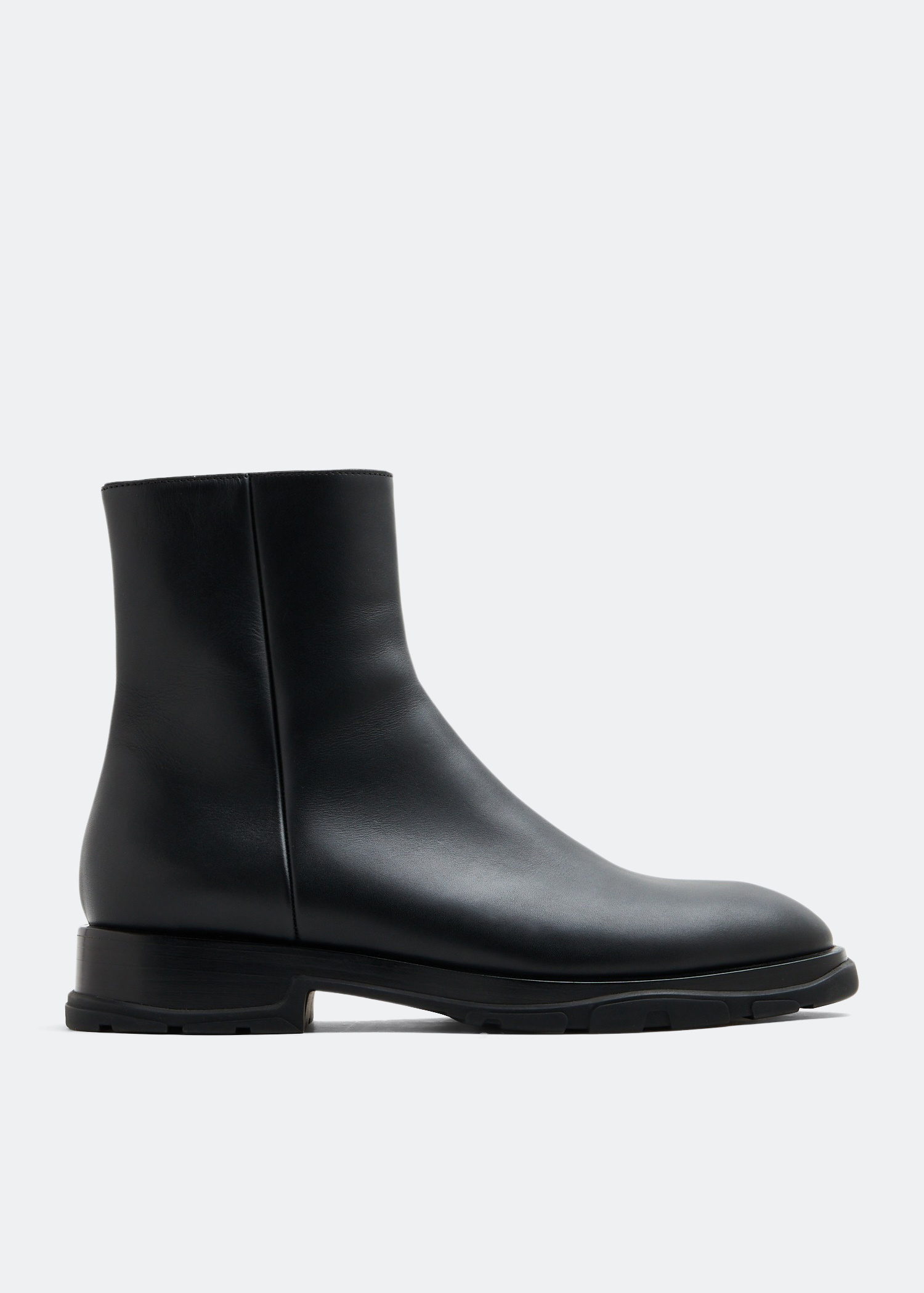 McQueen Slim Tread ankle boots for Men - Black in USA 