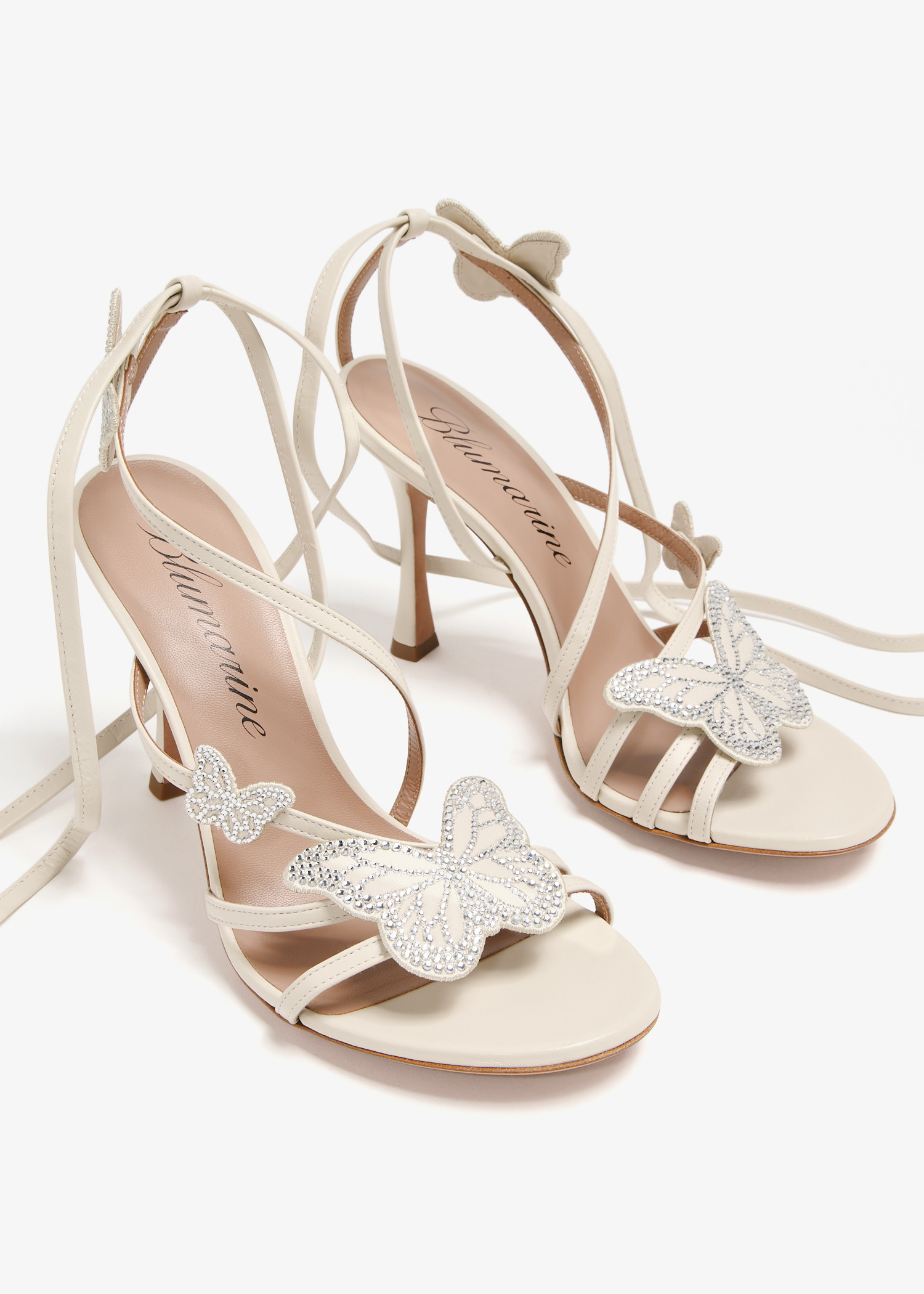 【関税込み】Blumarine ホワイト Butterfly '105 ヒールサンダル White Butterfly '105 Heeled Sandals by Blumarine on Sale