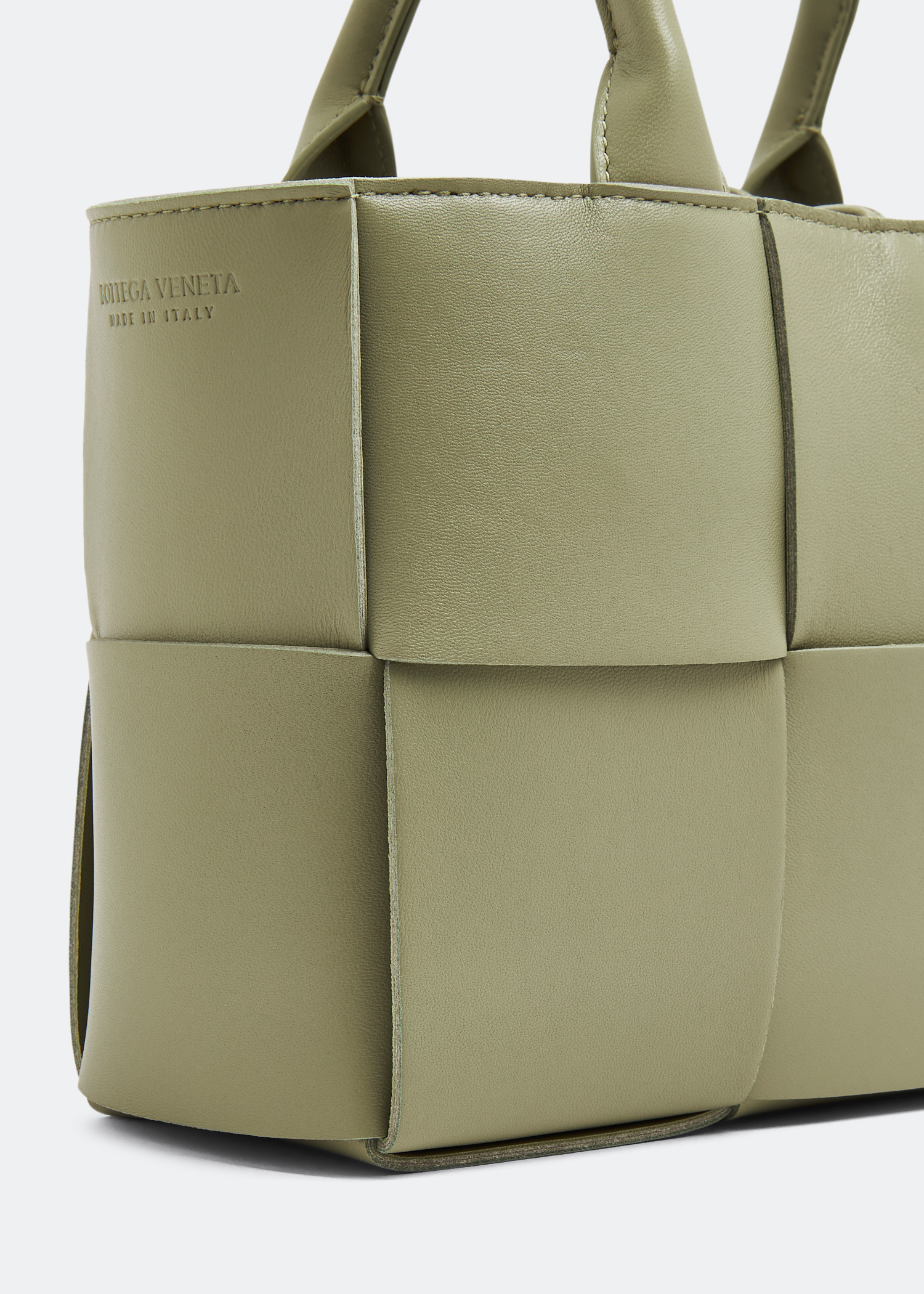 【関税＆送料込み】Bottega Veneta Arco Small Camera Bag Bottega Veneta® Men's Arco Camera Bag in Black. Shop online now.