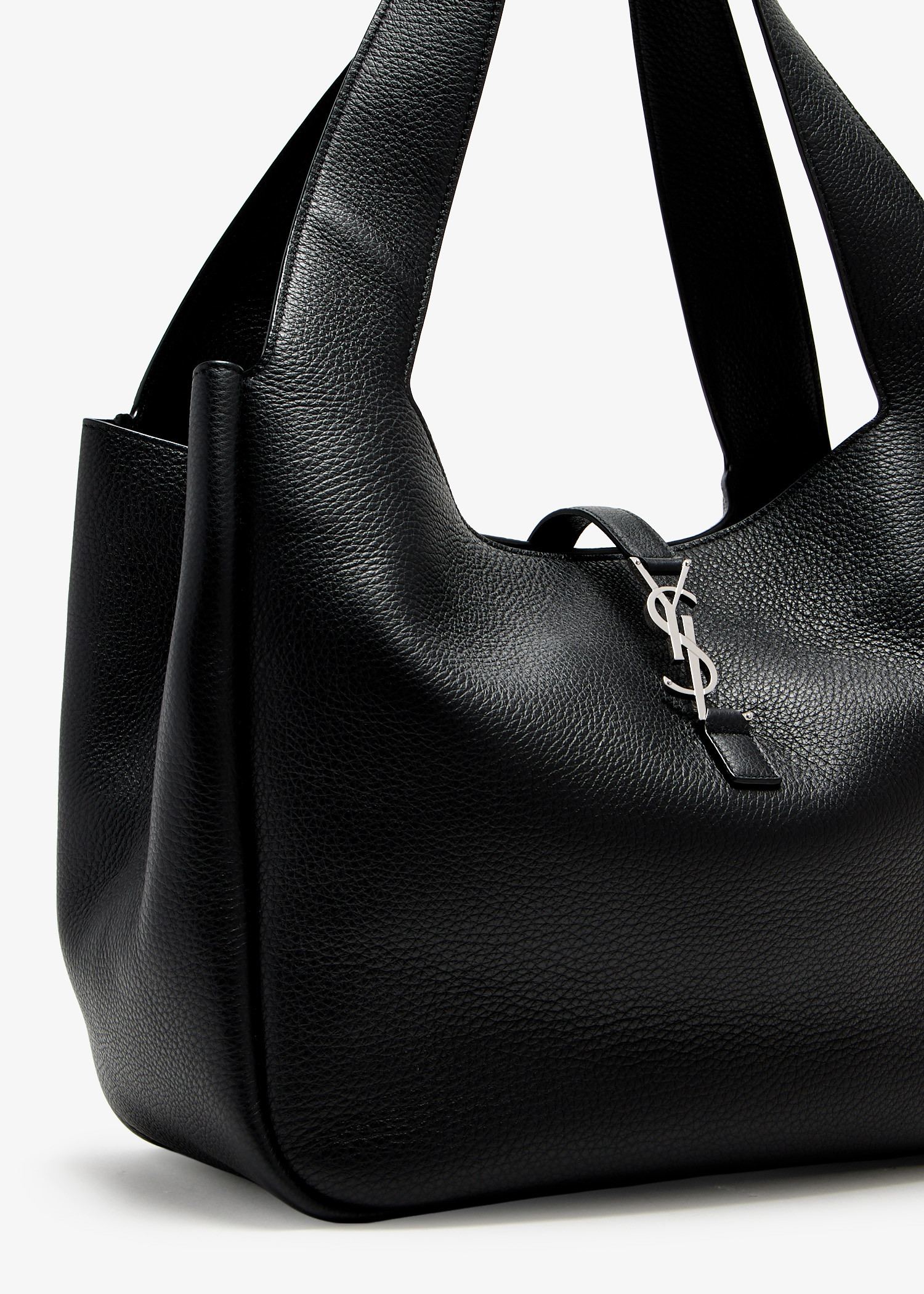 Saint Laurent Le 5 À 7 Bea tote bag for Women - Black in UAE Saint Laurent Le 5 À 7 Bea tote bag for Women - Black in UAE